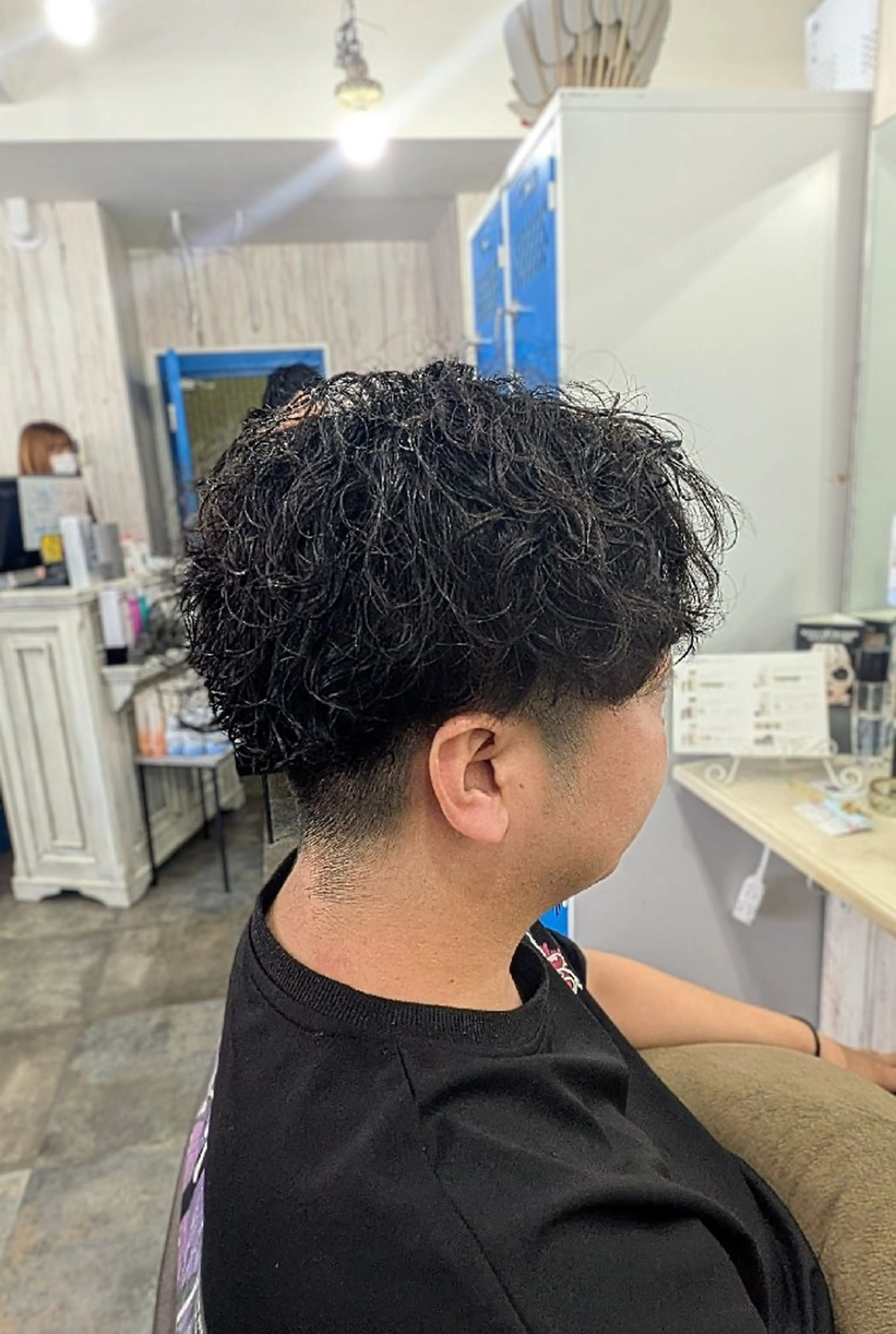 メンズ パーマ アップバング センターパート フェードカット メンズ韓国風 韓国マッシュ カット パーマ トリートメント メンズパーマ/顔周り レイヤー店長えのもとのヘアスタイル