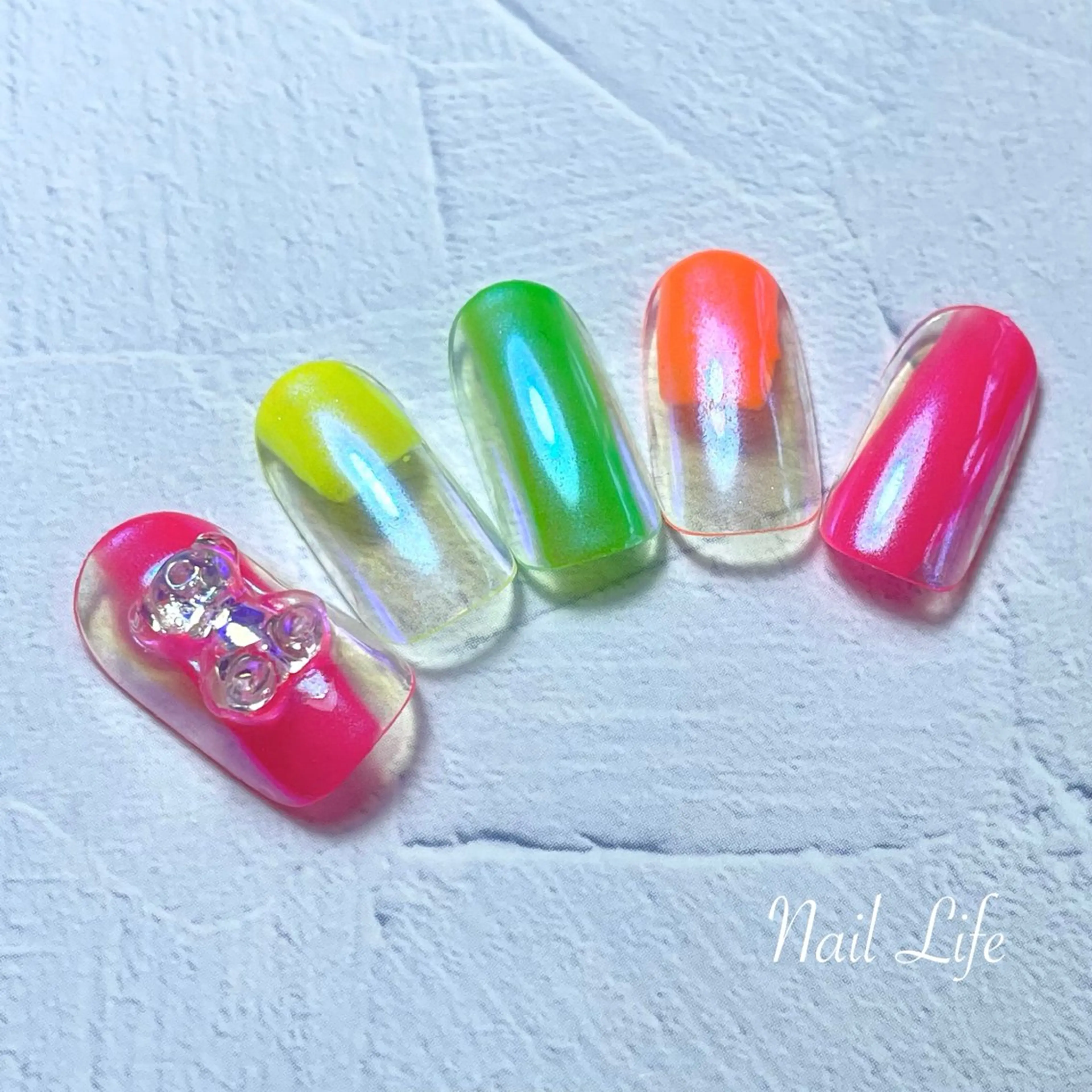 ネイル オーロラネイル 大嶋 めぐみのネイルデザイン