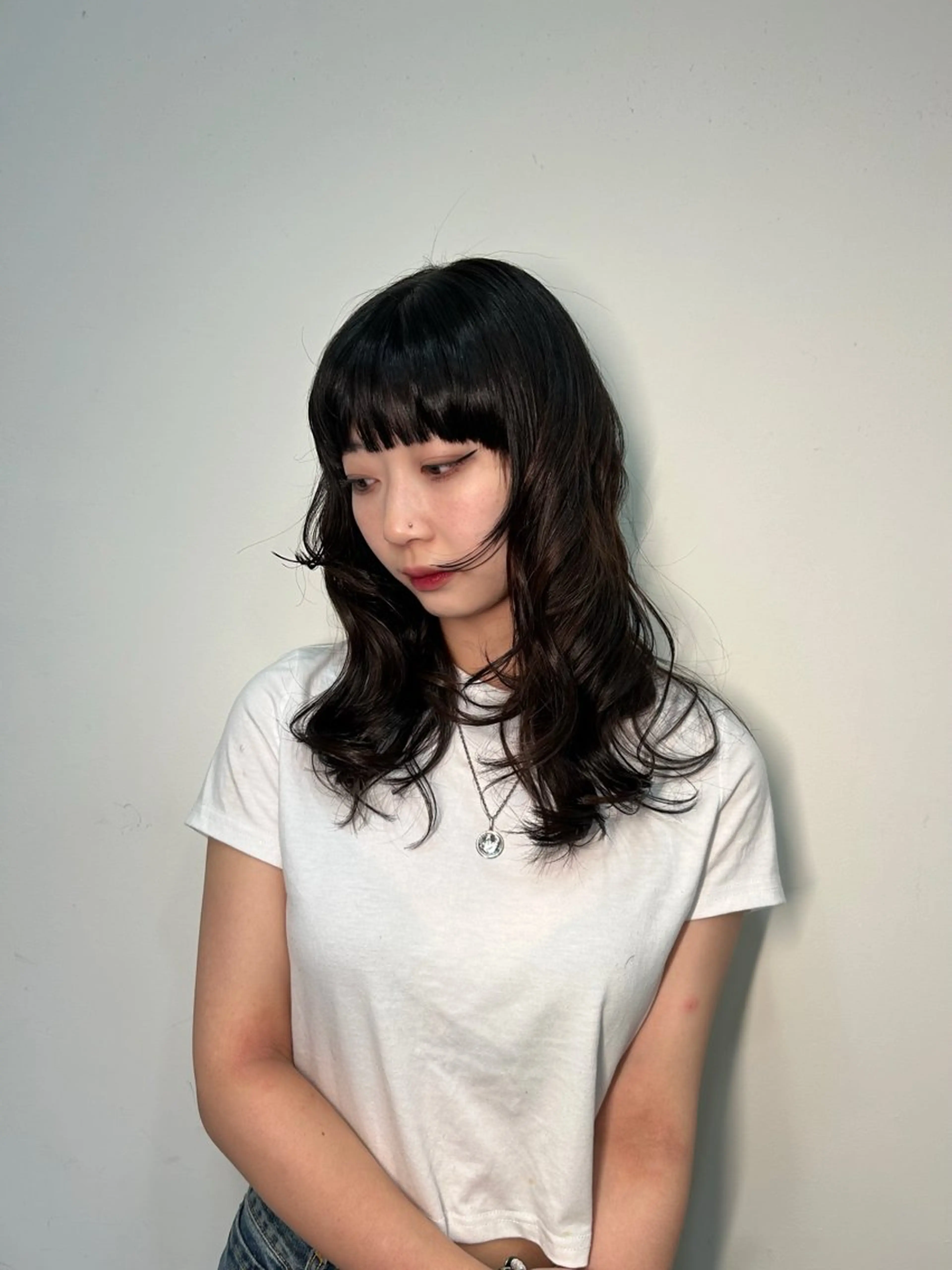 ミディアム ミディアムパーマ 顔周りカット レイヤーカット 小顔カット カット チナツ/透明感カラー /酸性縮毛のヘアスタイル