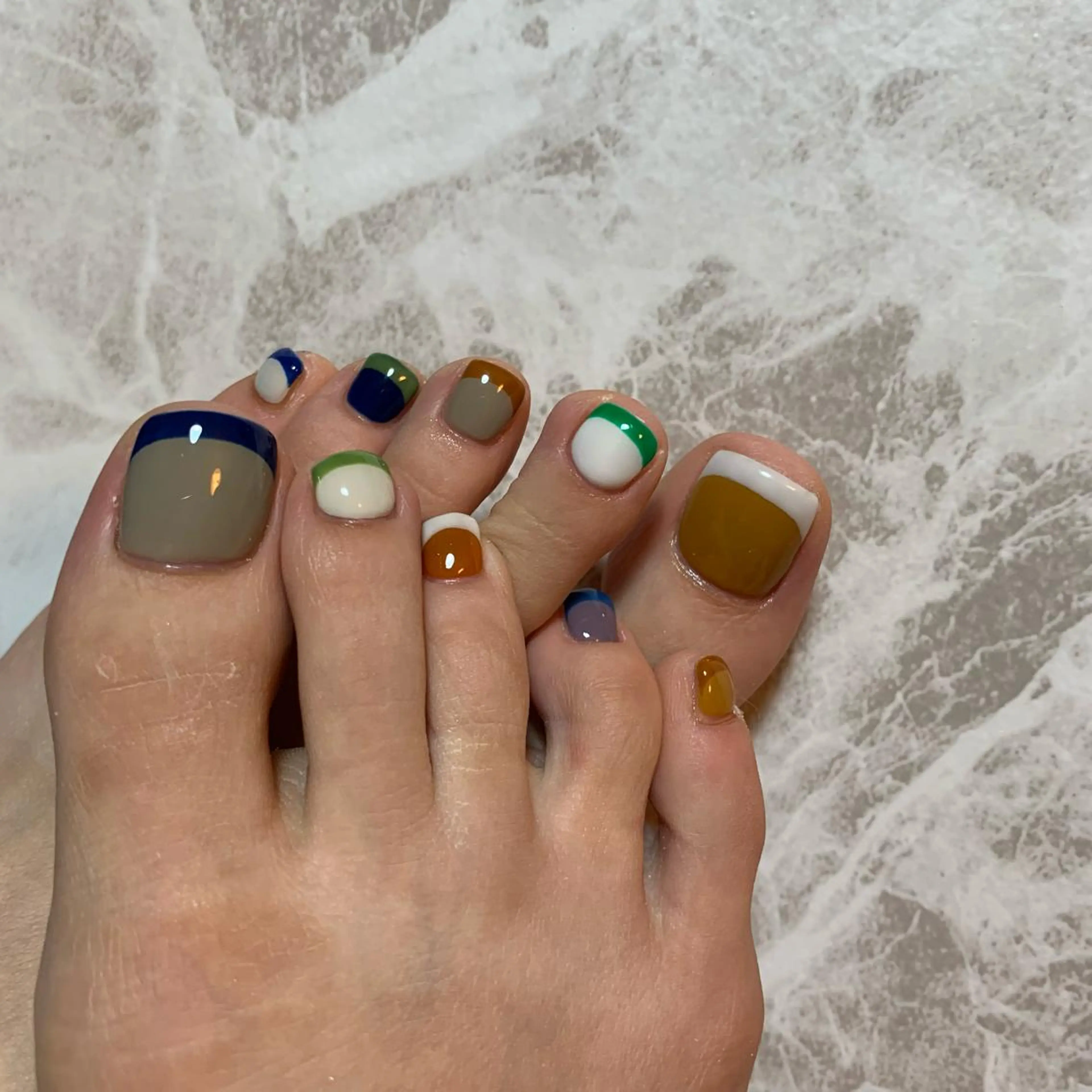 ネイル repos~ルポ~所属・里見 麗のネイルデザイン