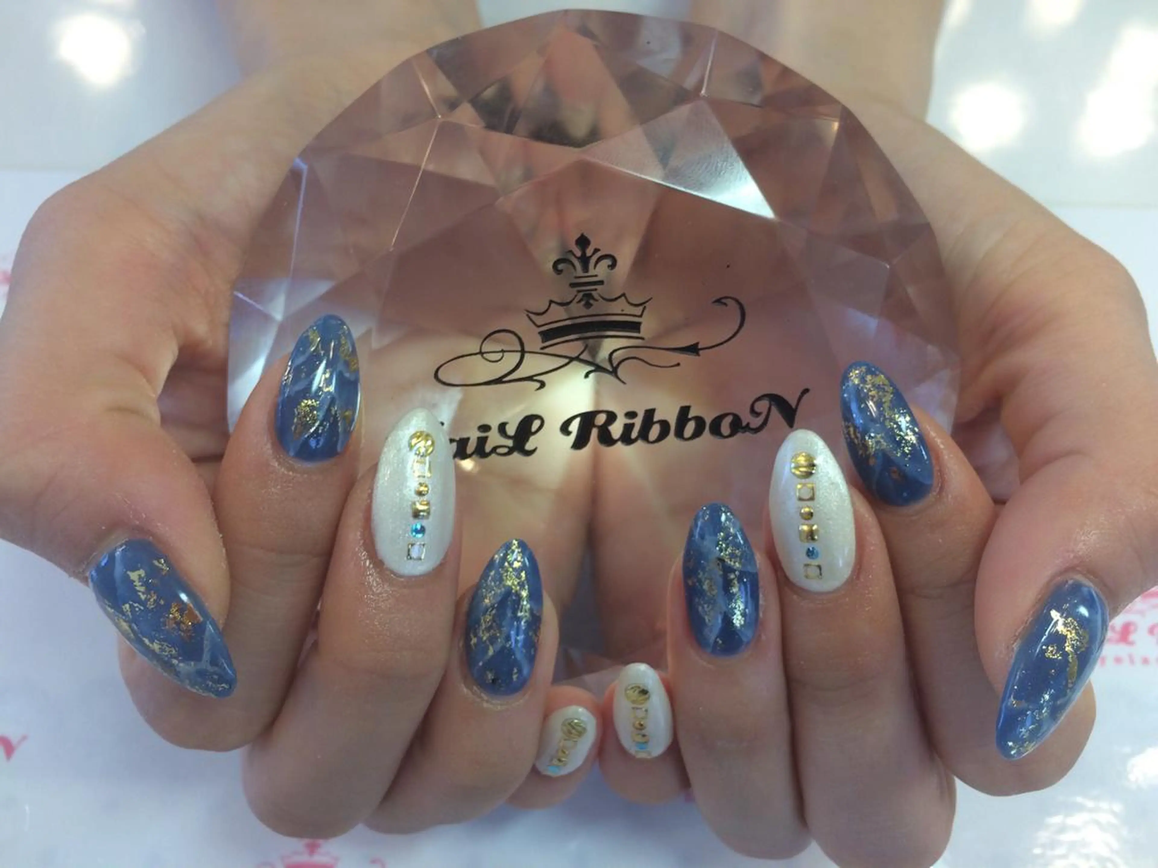 ネイル ネイルリボン 受付スタッフのネイルデザイン