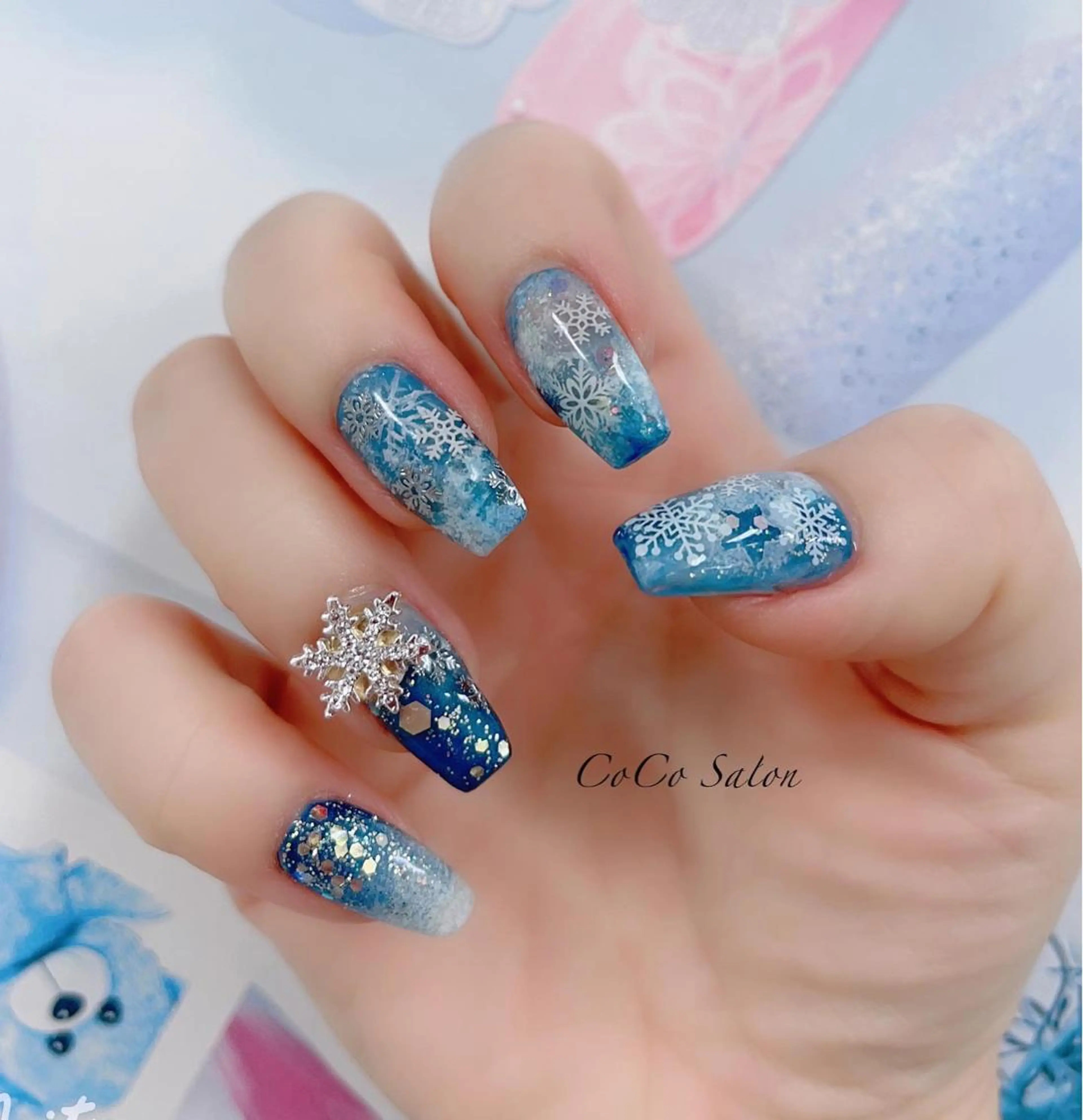 ネイル ブルー 成人式 長さ出し ジェルネイル グラデーション ハンドネイル CoCoSalon ネイル/まつ毛予約のネイルデザイン