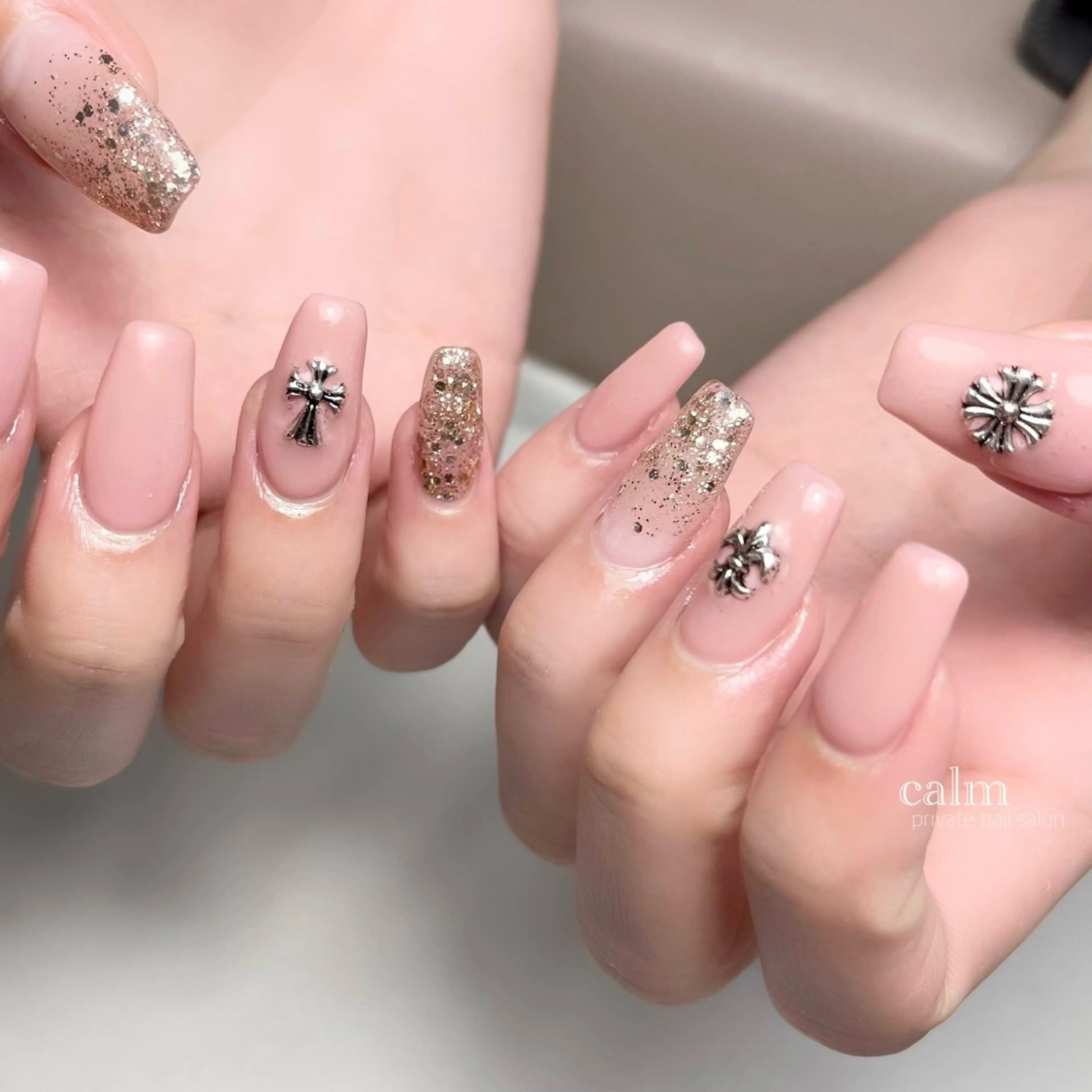 ネイル スカルプネイル ハンドネイル calm 〔ｶｰﾑ〕のネイルデザイン