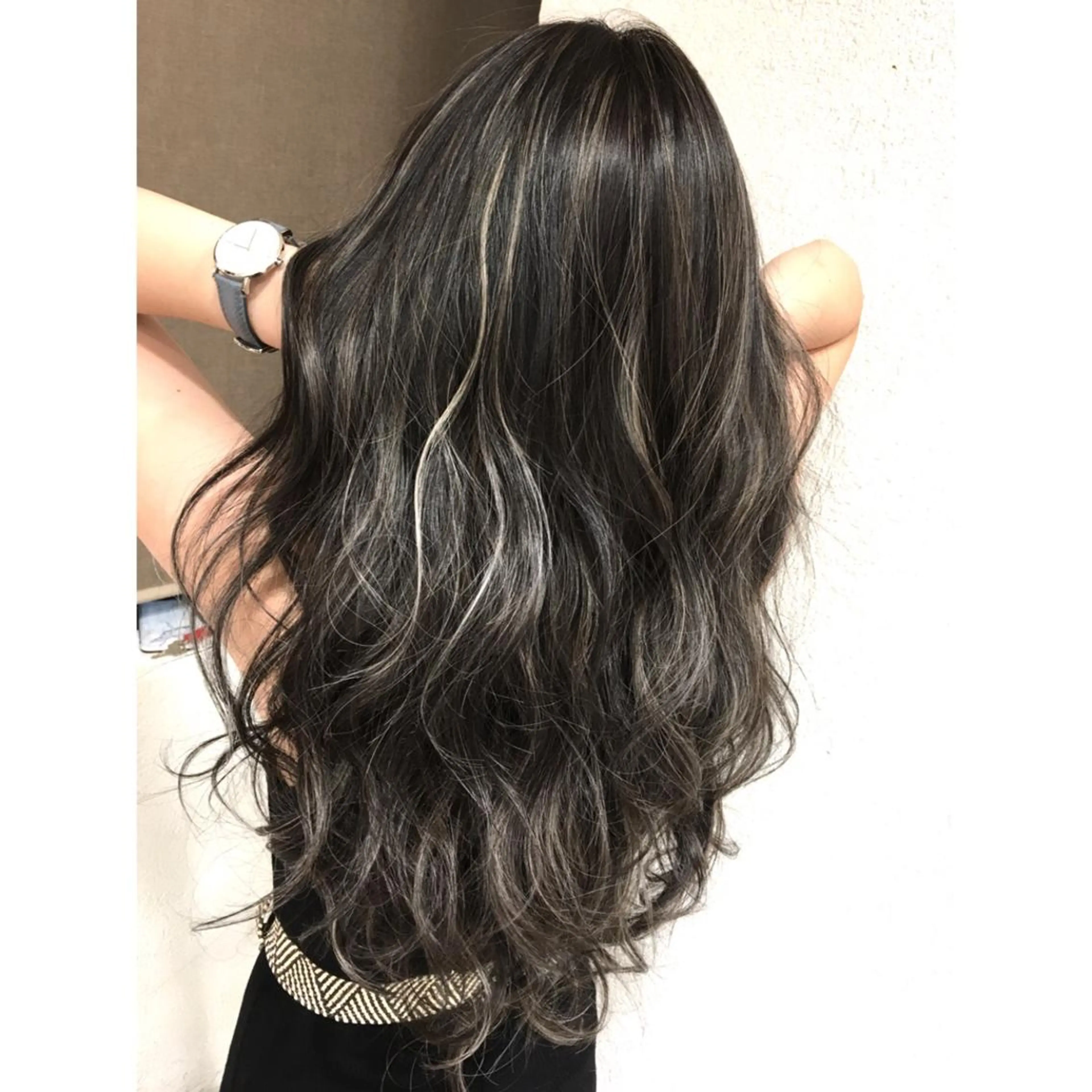 ロング カラー ハイライトカラー 3Dハイライト ハイライト ヘアカラー トリートメント 井上 一平のヘアスタイル