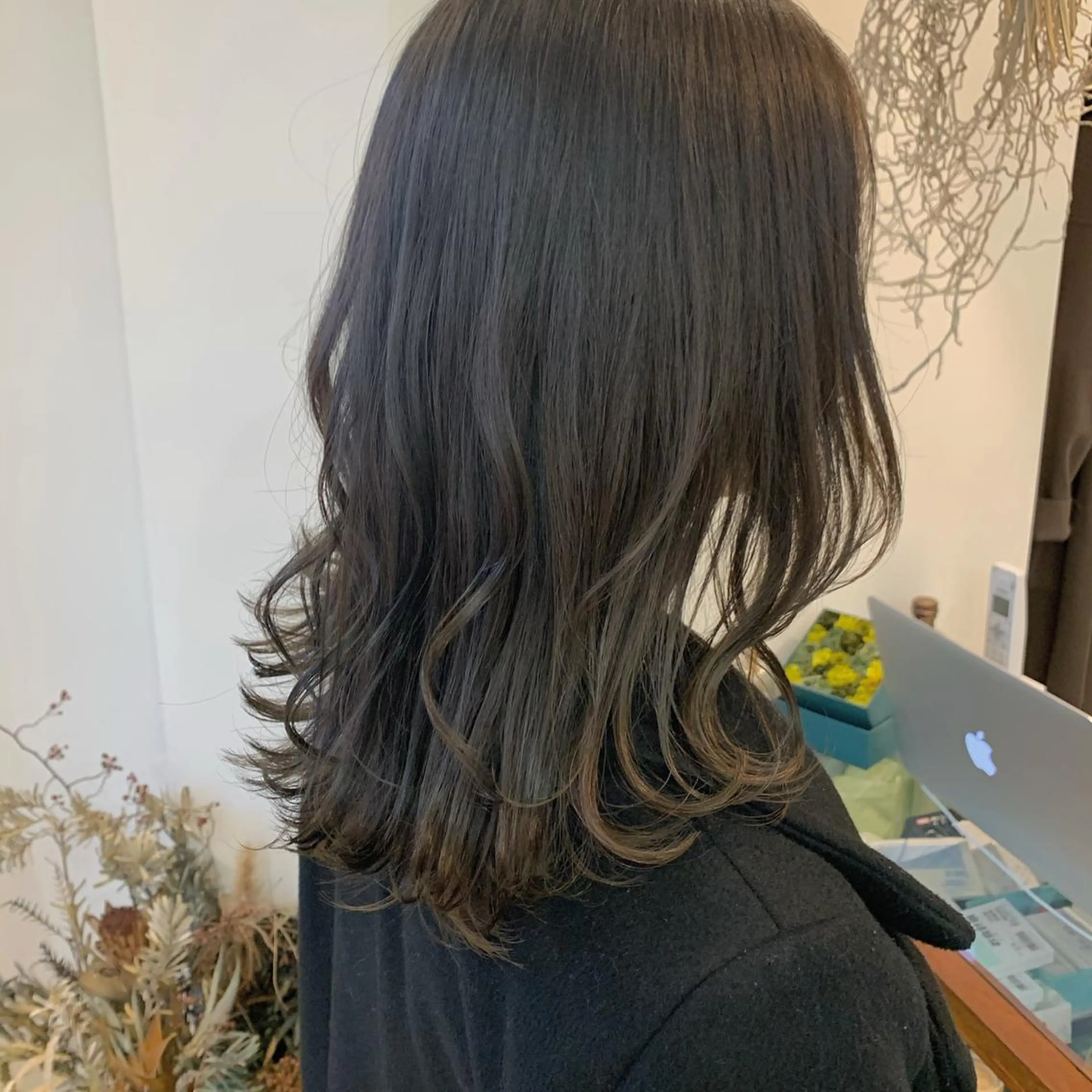 ミディアム カラー ベージュカラー オリーブベージュ misch by urban所属・名駅🦢大人艶カラー 🪽カミヤアカネのヘアスタイル