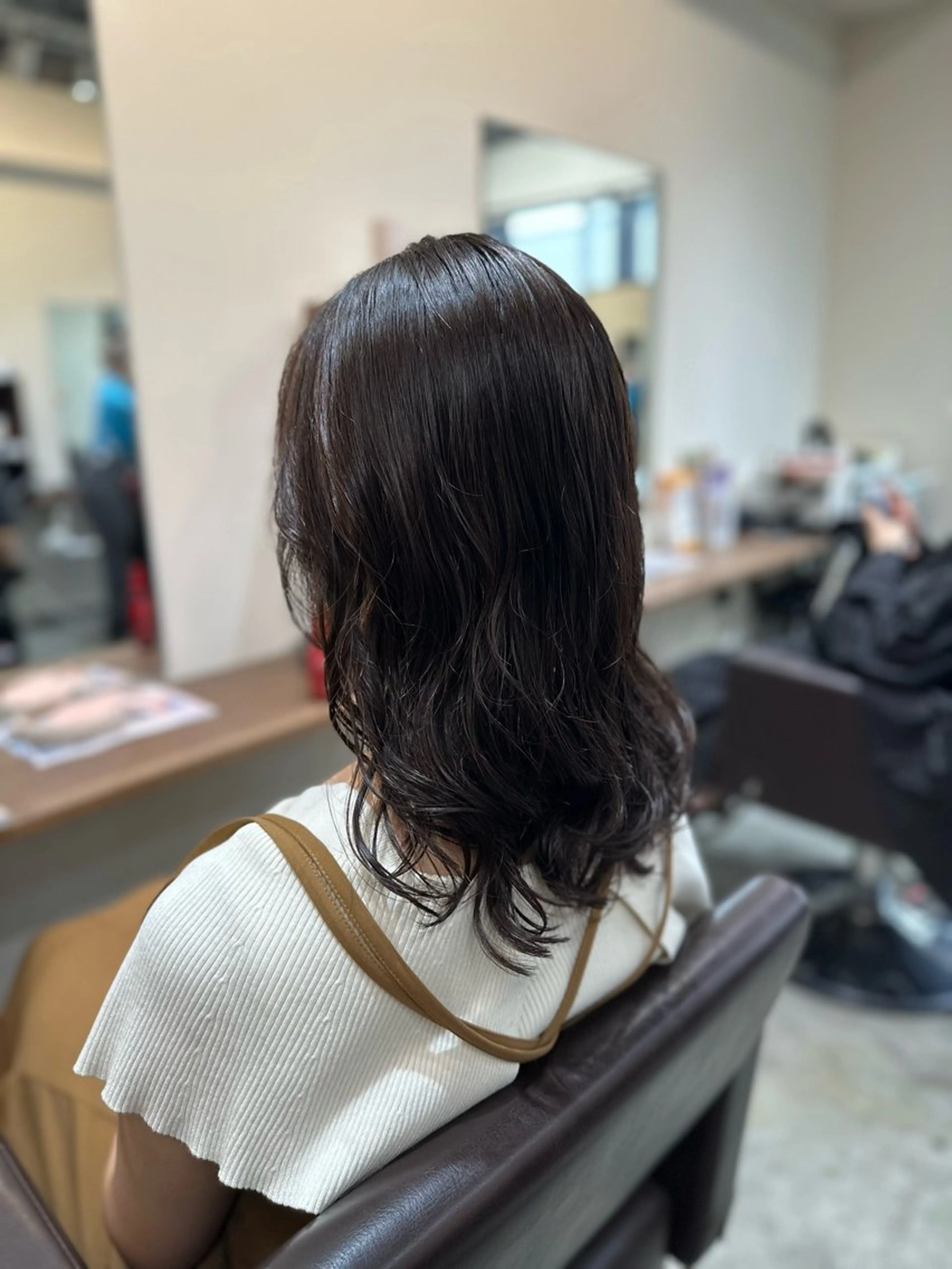 ミディアム カラー パーマ カット ヘアカラー パーマ トリートメント ヘッドスパ 巻けるケア縮毛矯正✨ ケアカラー✨山下のヘアスタイル