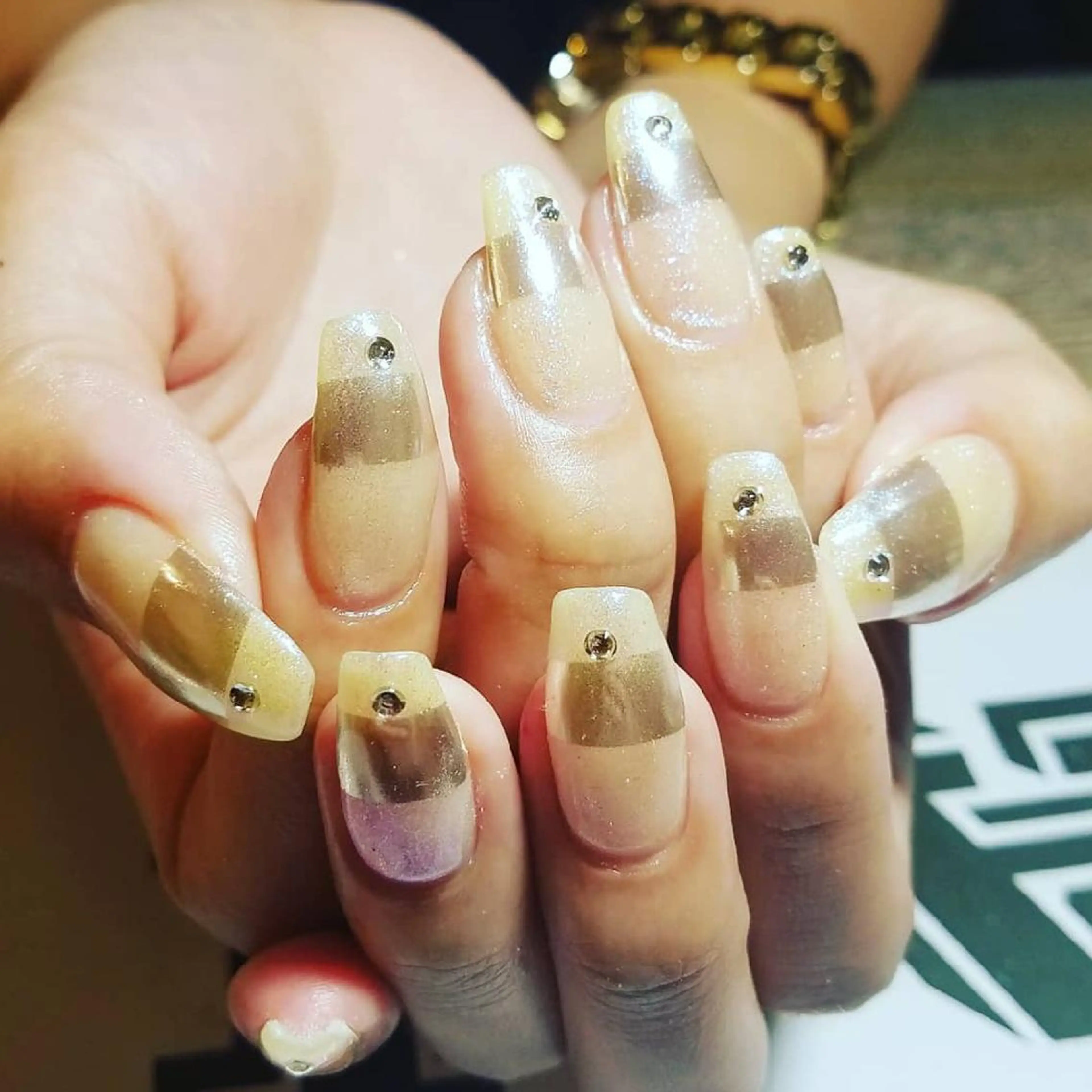 ネイル ミラーネイル ハンドネイル JuniNail 주니네일🇰🇷suのネイルデザイン