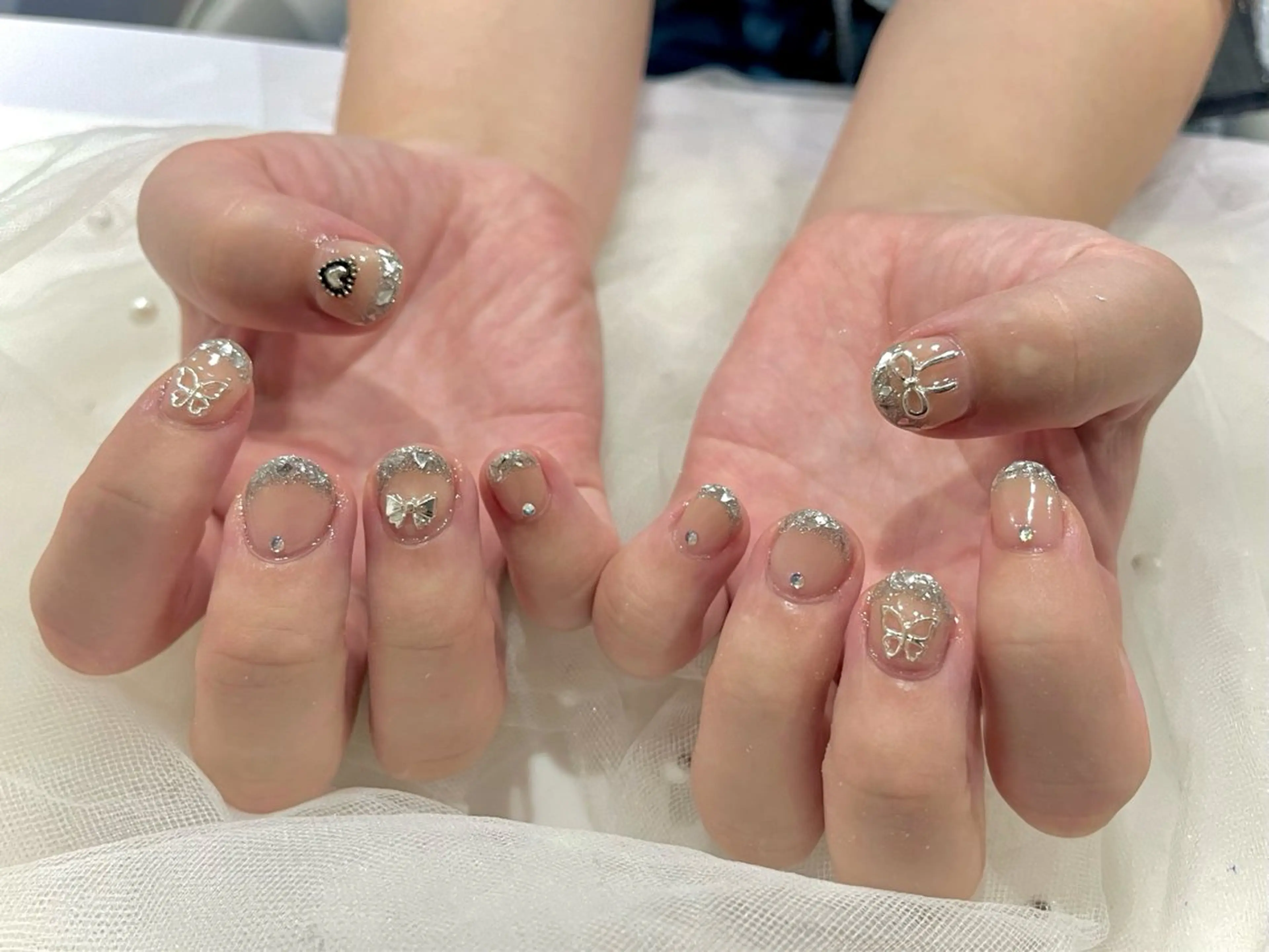 ネイル フレンチネイル ガラスフレンチ ハンドネイル Nail salon Cielel⟡Ayaのネイルデザイン