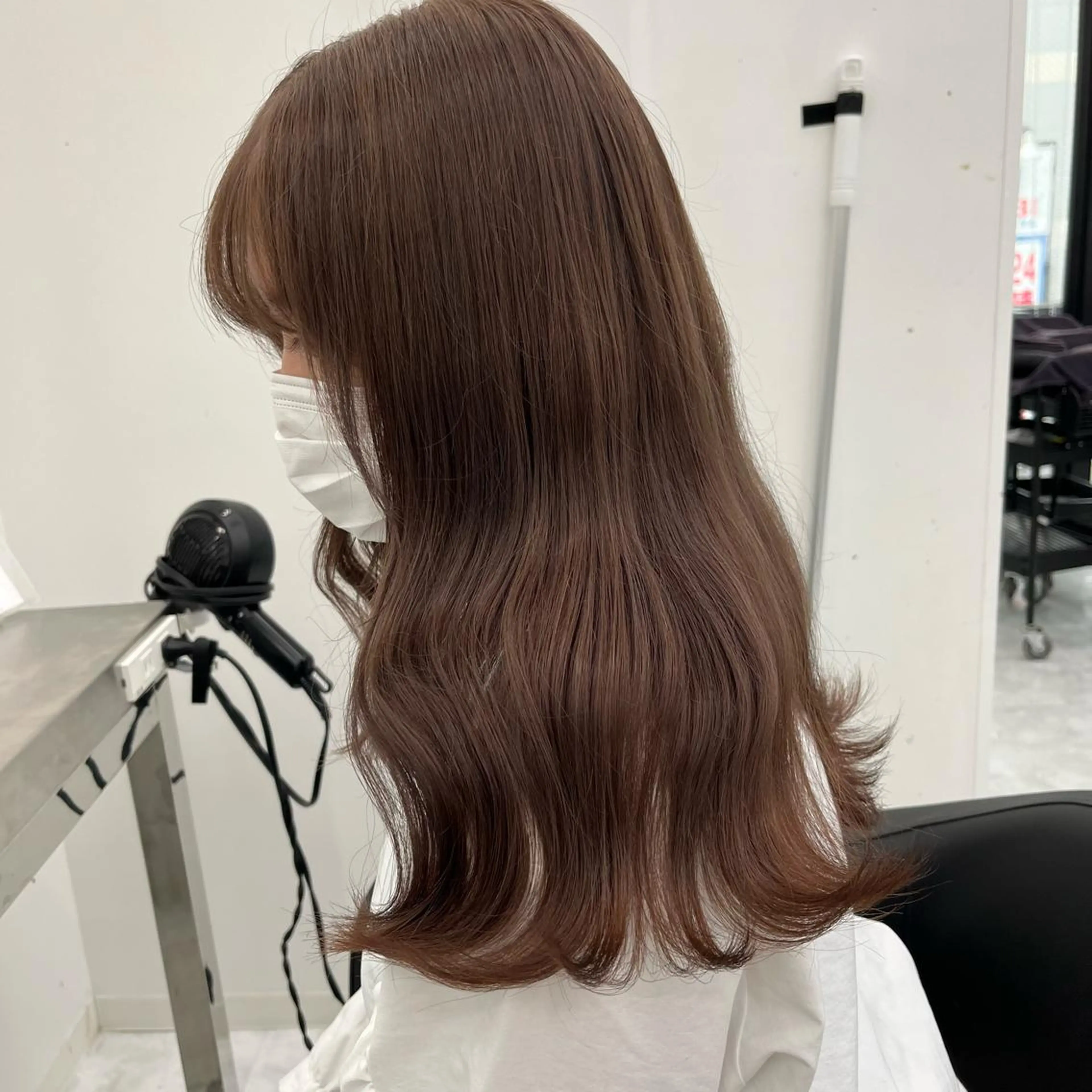 セミロング ヘアカラー トリートメント 💗韓国暖色ヘア NO.1💗🪽のヘアスタイル