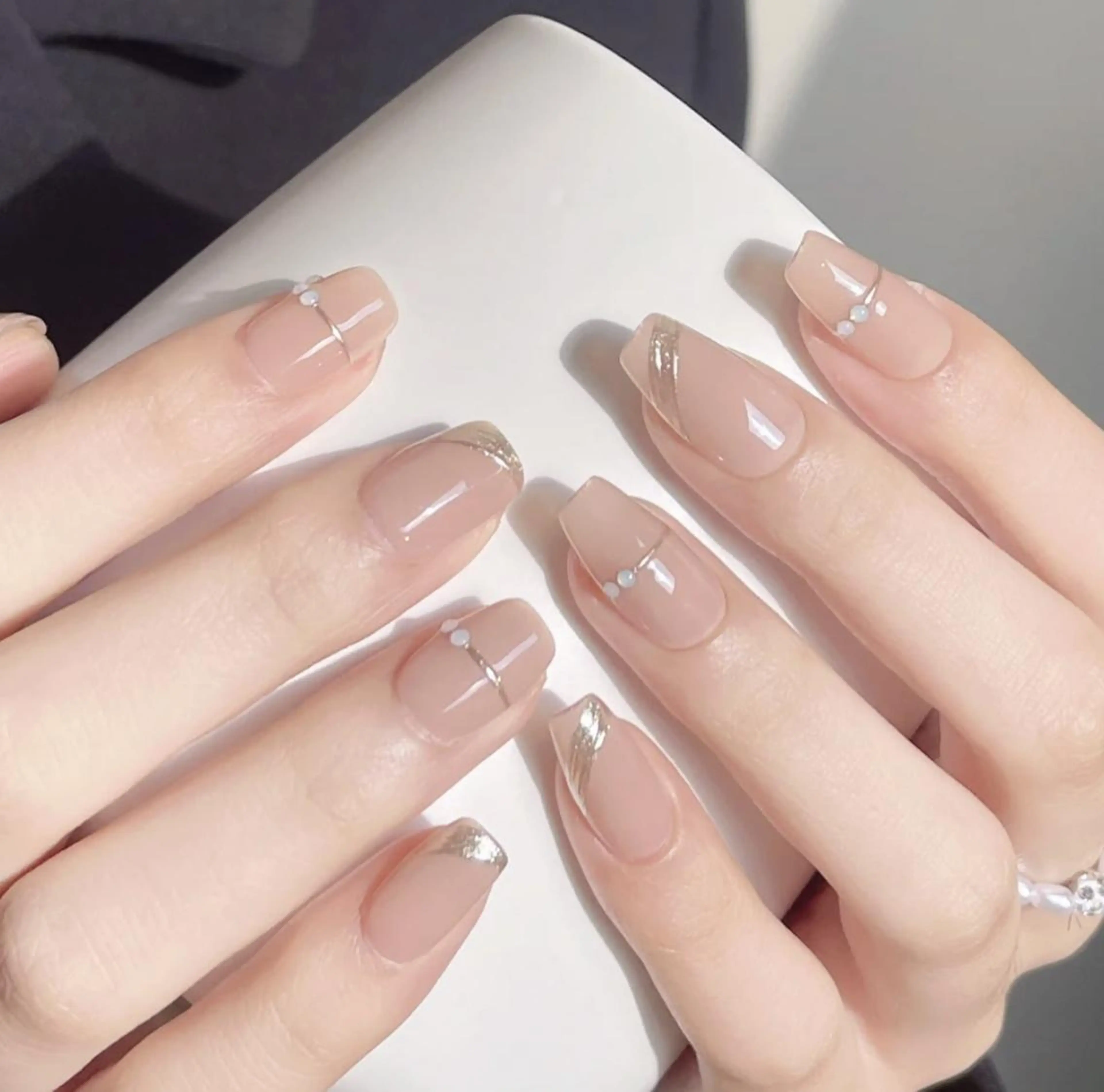 ネイル Queens PUPUのネイルデザイン