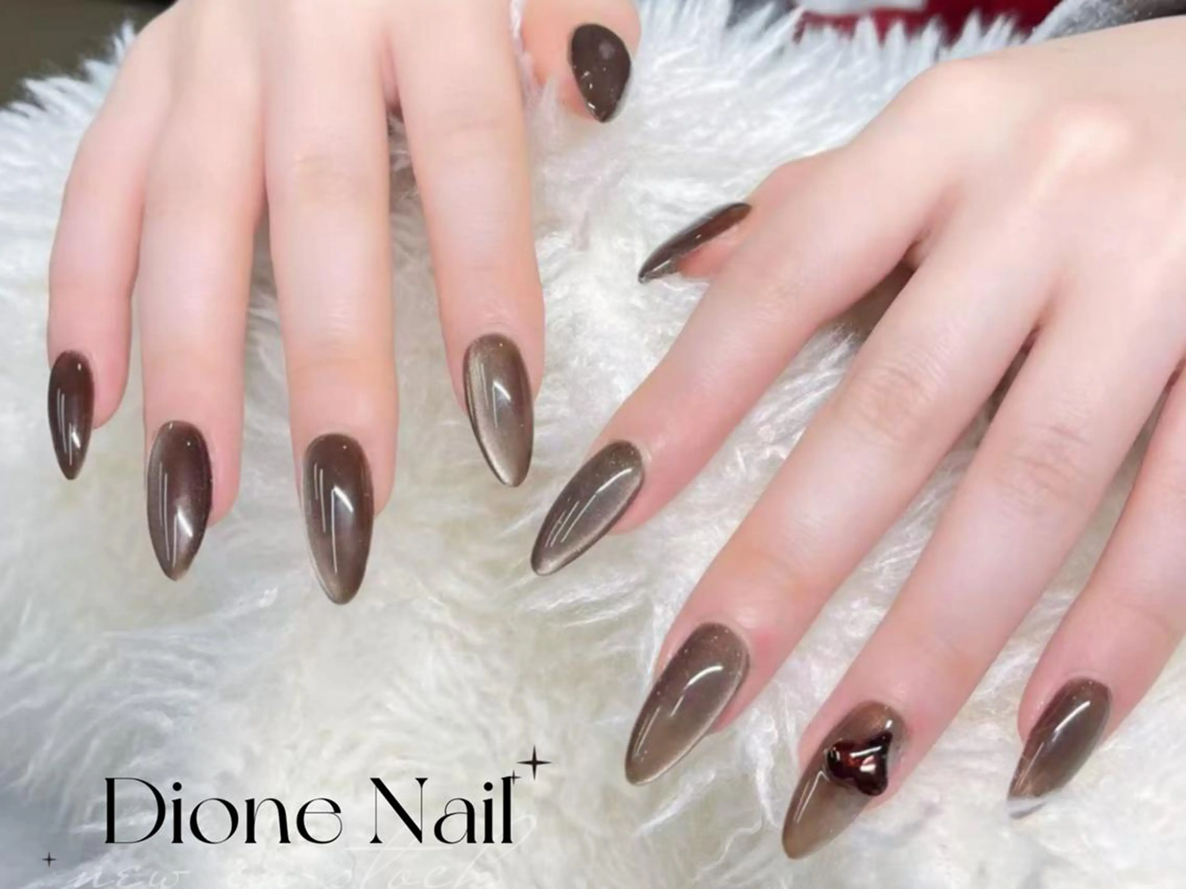 ネイル Dione ネイル専門店のネイルデザイン
