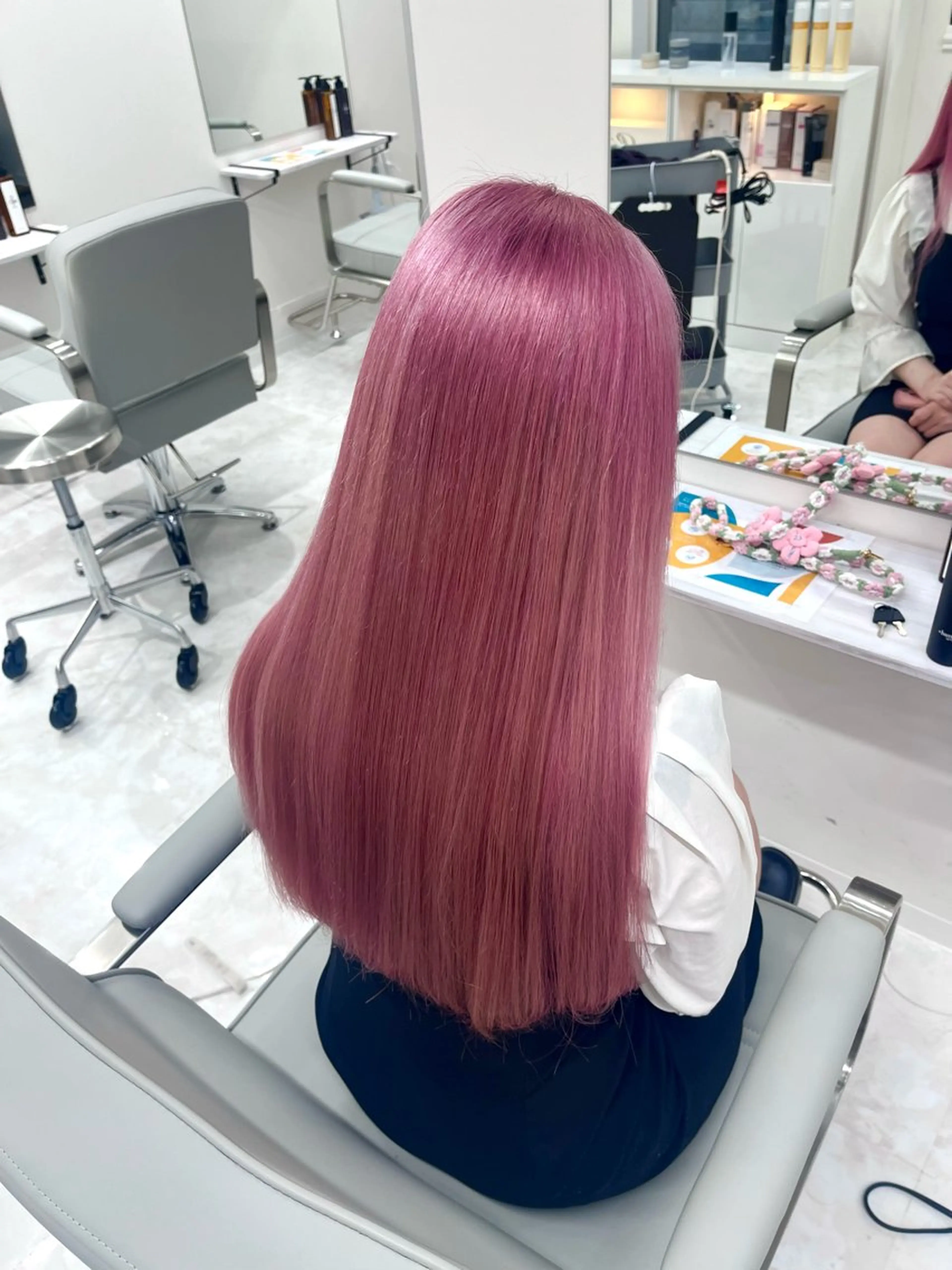 セミロング カラー ヘアアレンジ ヘアカラー トリートメント 🩶【推しハイトーン 】yuzu🩶のヘアスタイル