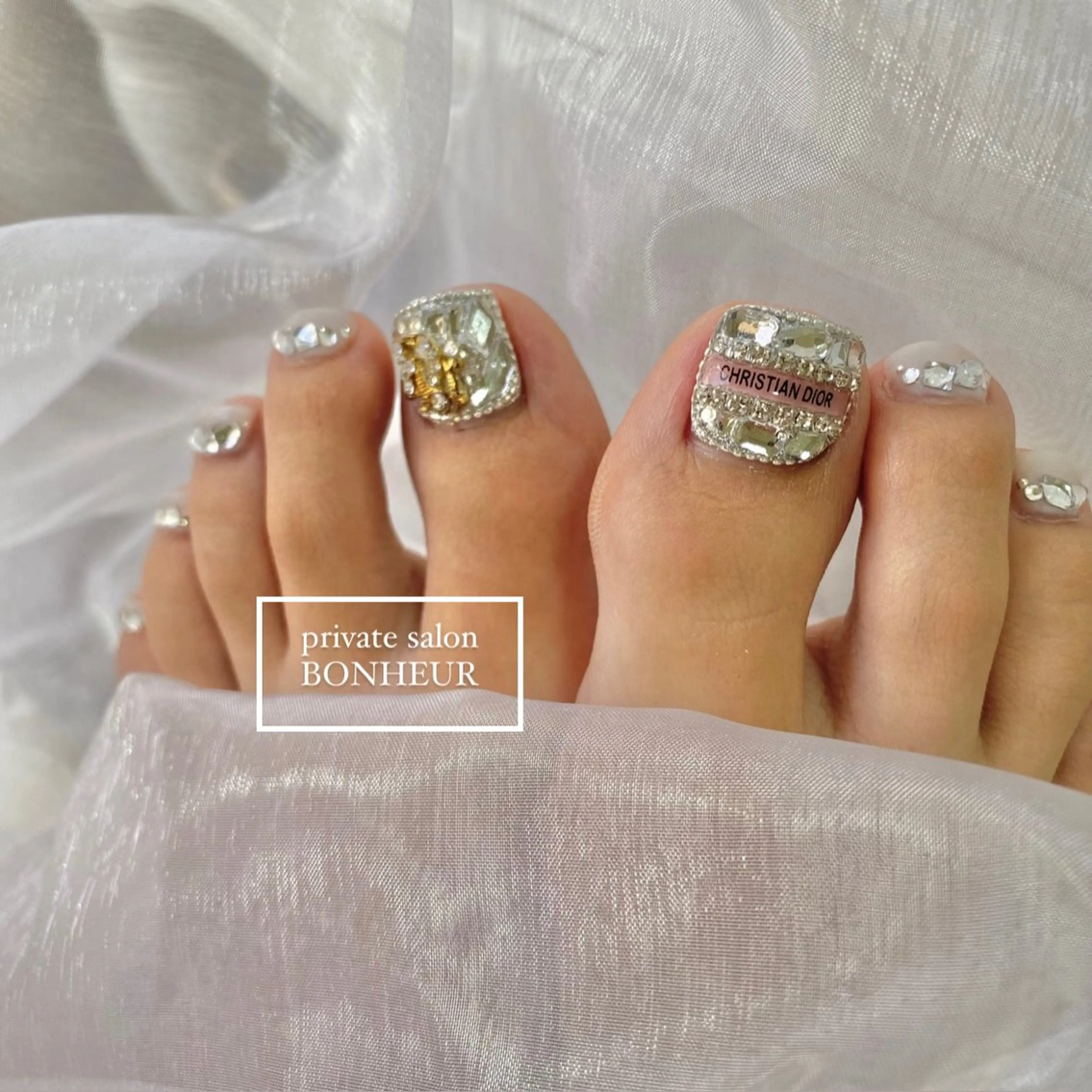 ネイル フットネイル BONHEUR Annaのネイルデザイン