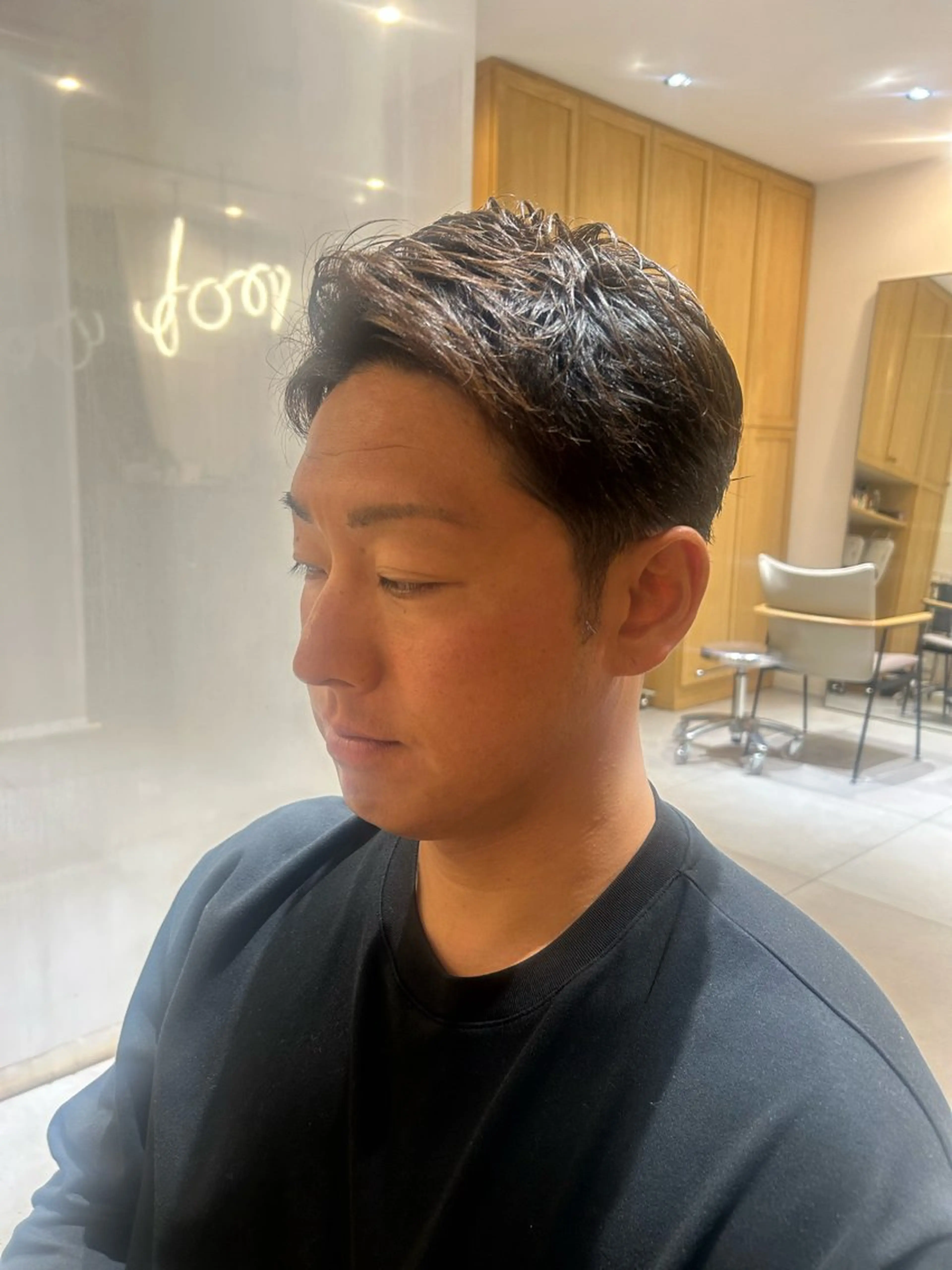 メンズ アップバング カット ヘアカラー three.北浜所属・前竹 那生のヘアスタイル