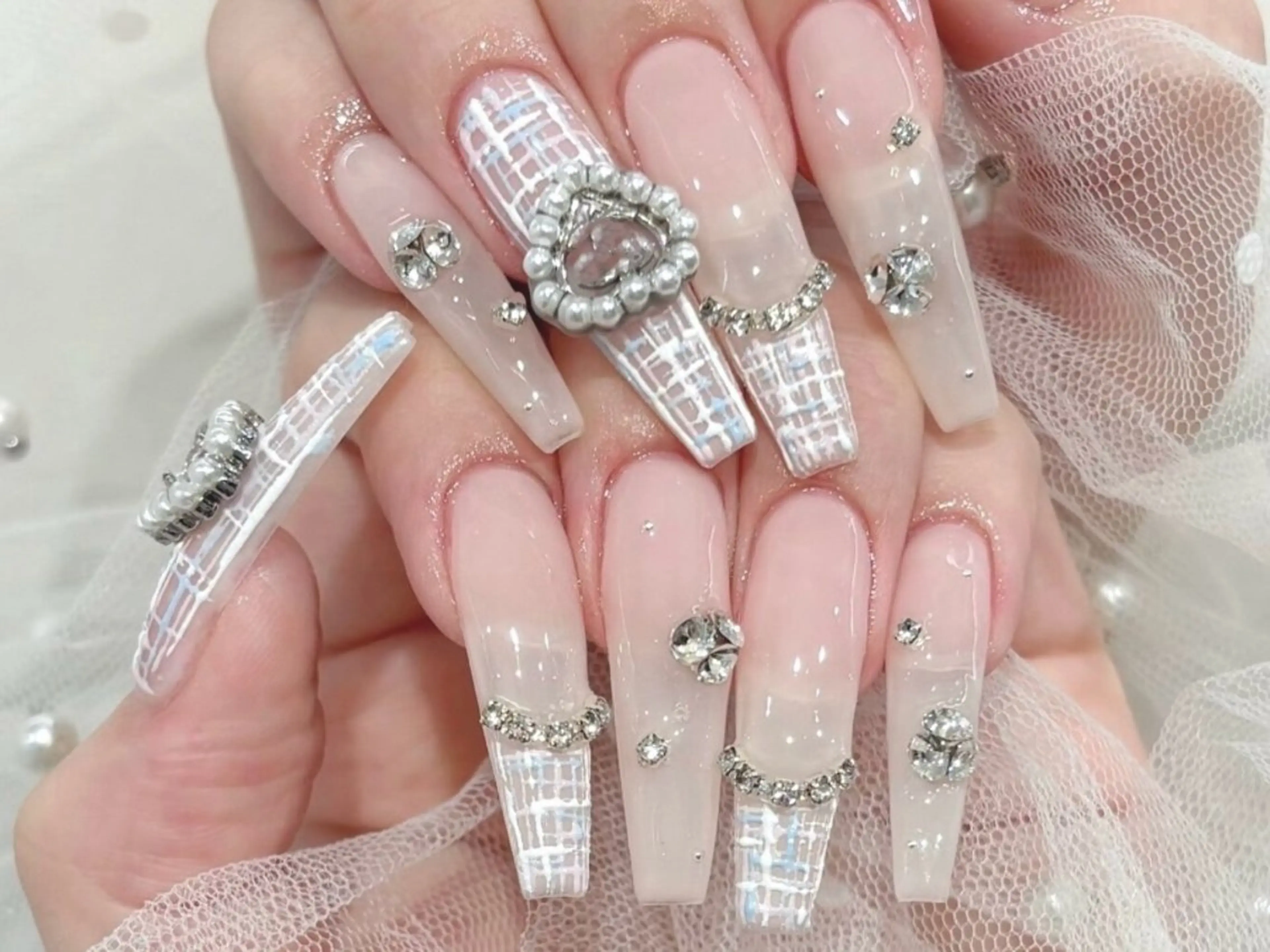 メンズ ネイル アートネイル フレンチネイル ジェルネイル キラキラネイル パラジェル Bloom スカルプ専門店のネイルデザイン