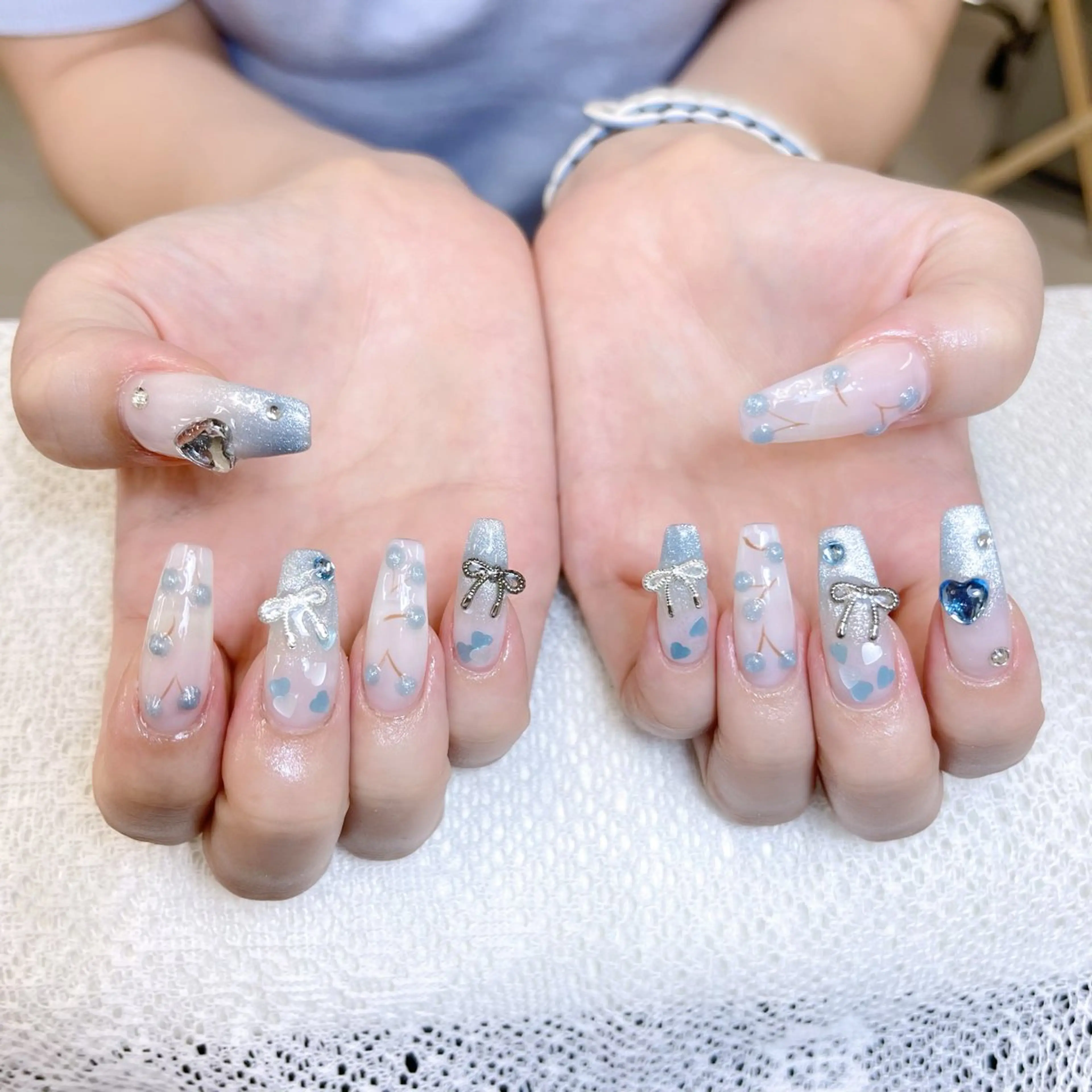 ネイル オーロラネイル クリアネイル フラッシュネイル ジェルネイル グラデーション ZUZU AMEE NAILのネイルデザイン
