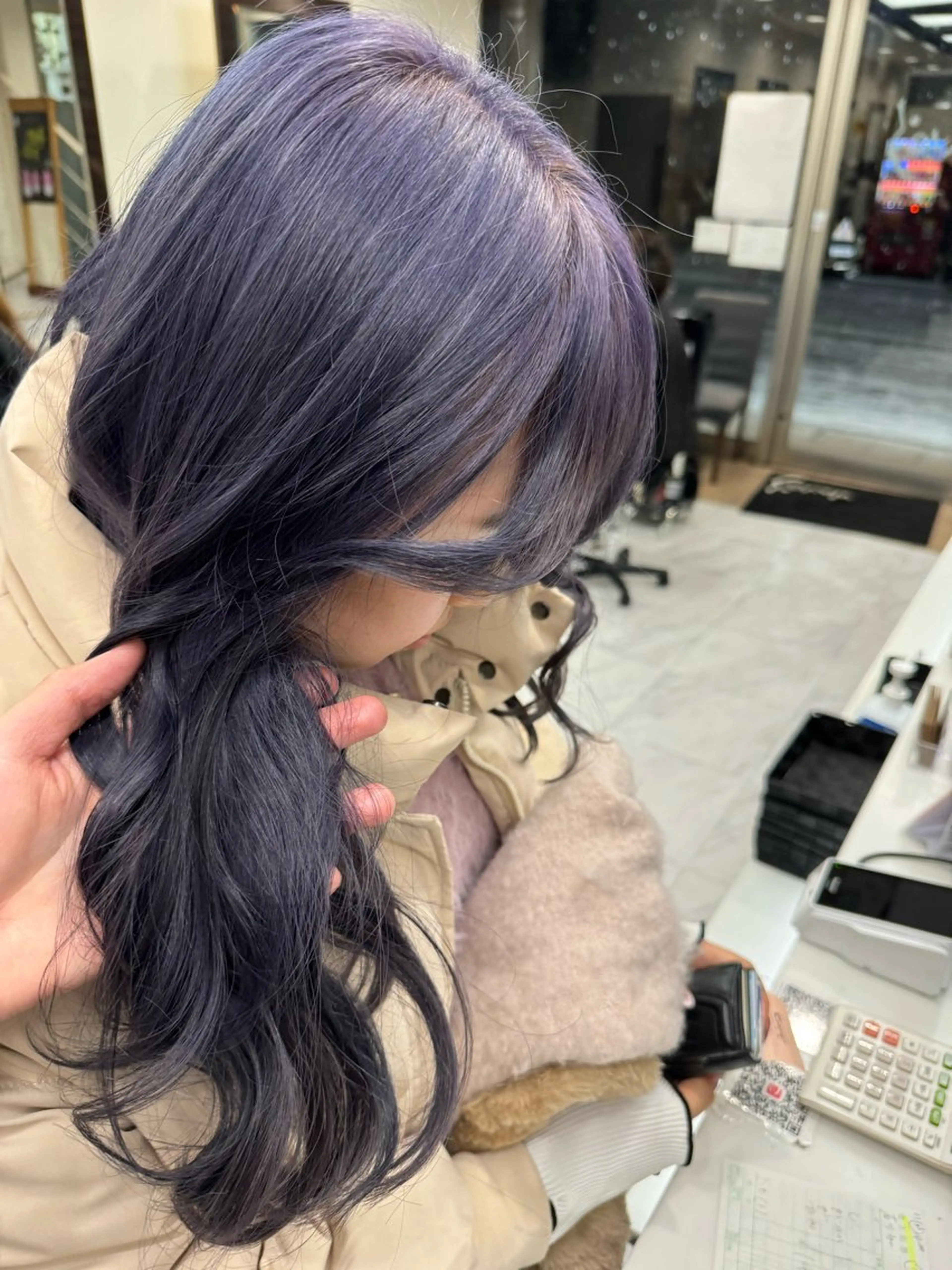 ロング カラー ヘアアレンジ 切りっぱなしボブ ブリーチ ブルーカラー ブルーラベンダー デザインカラー カット ヘアカラー トリートメント 目黒 碧人のヘアスタイル