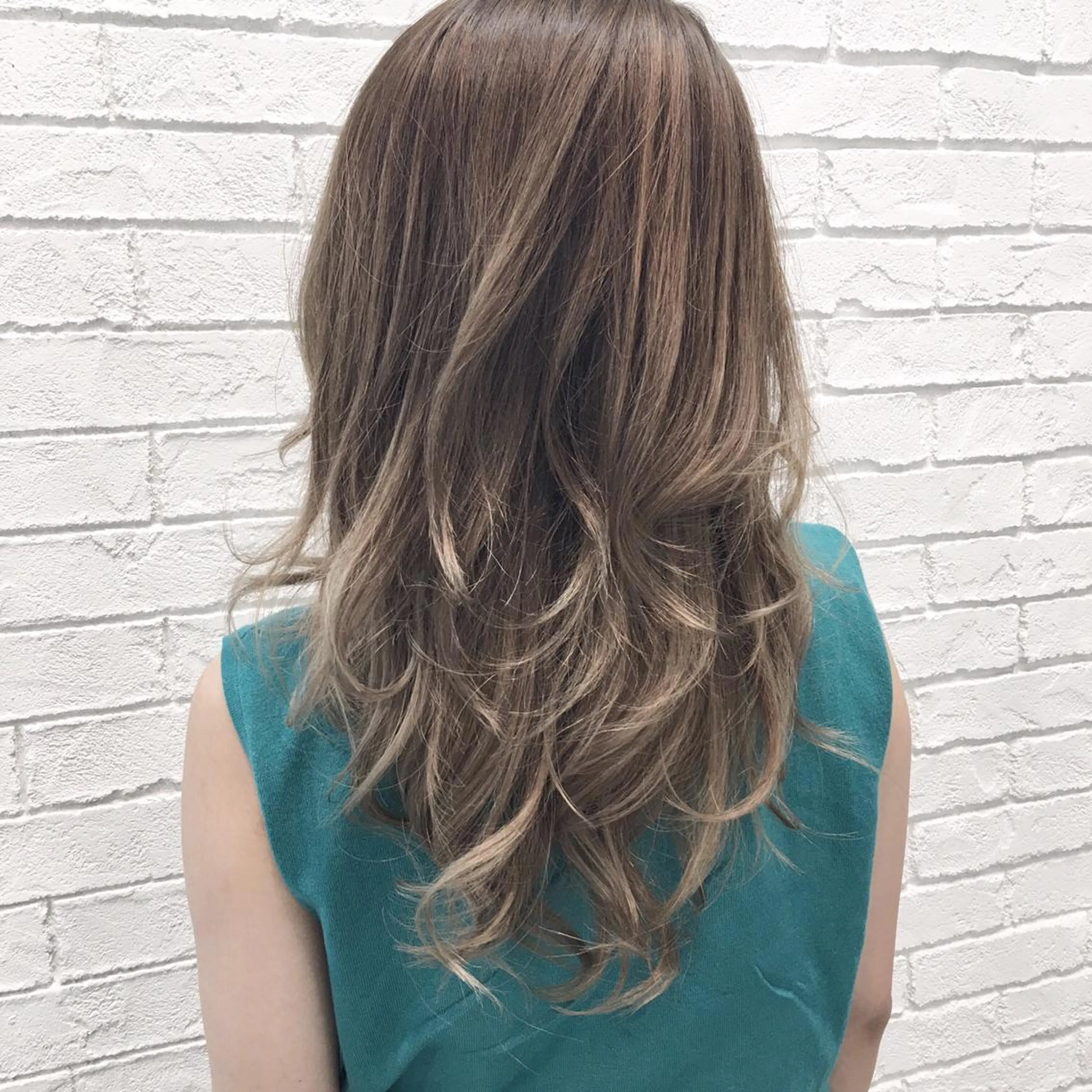 ミディアム ヘアカラー トリートメント 小澤大輔 YOLO hairのヘアスタイル