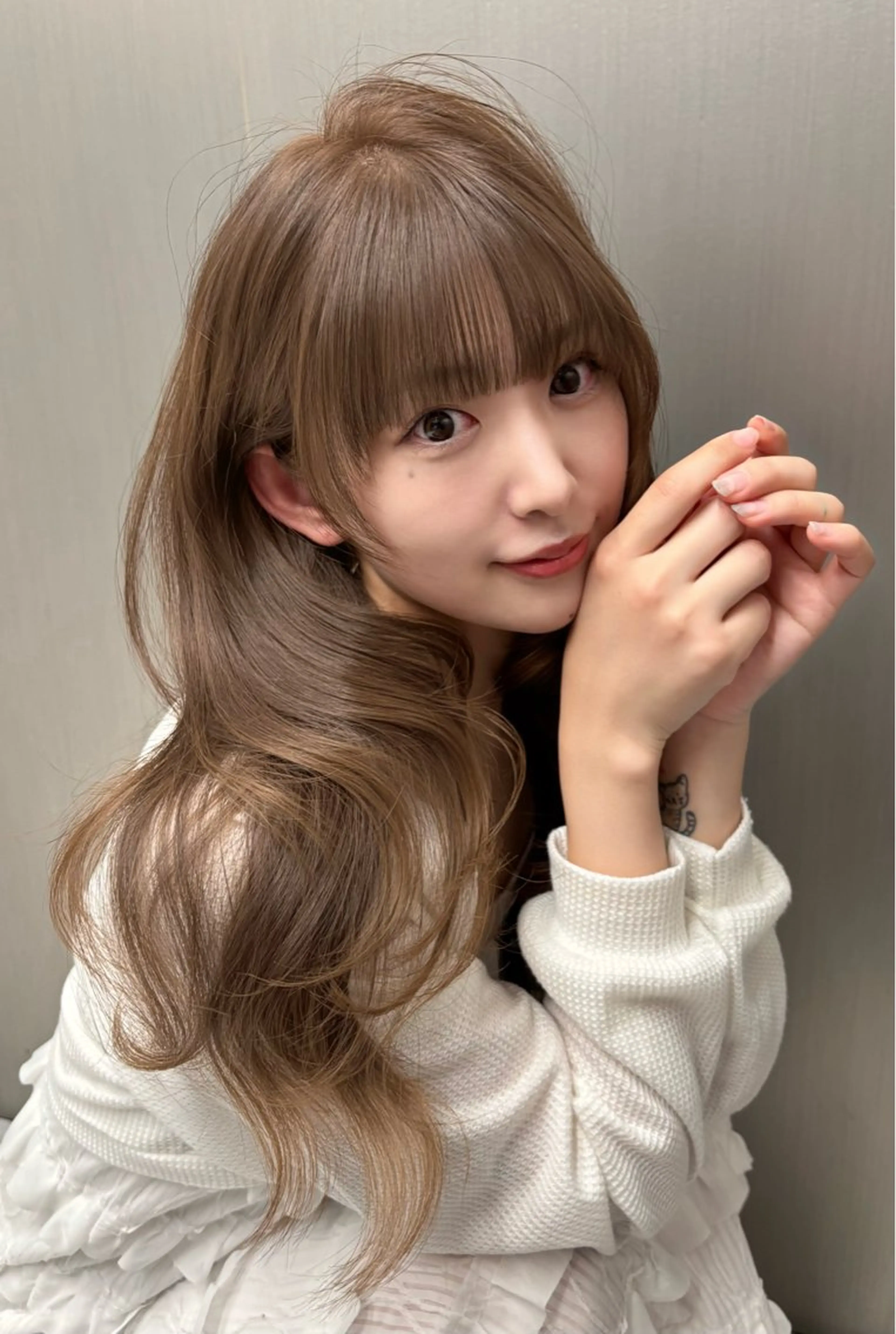 ロング カラー ベージュカラー ミルクティーベージュ レイヤーカット 堤 翔平のヘアスタイル