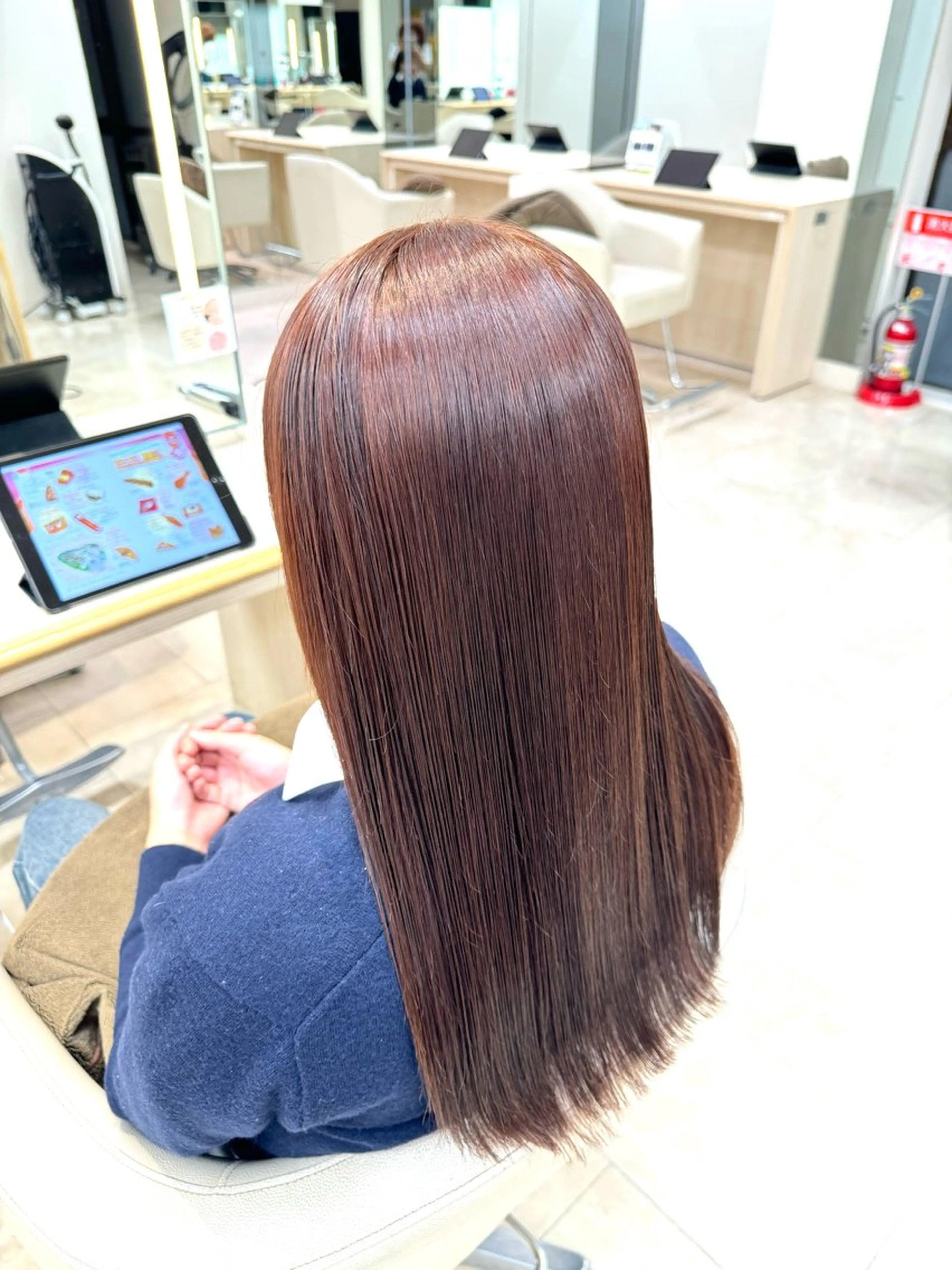 カラー kenje luscaのヘアスタイル