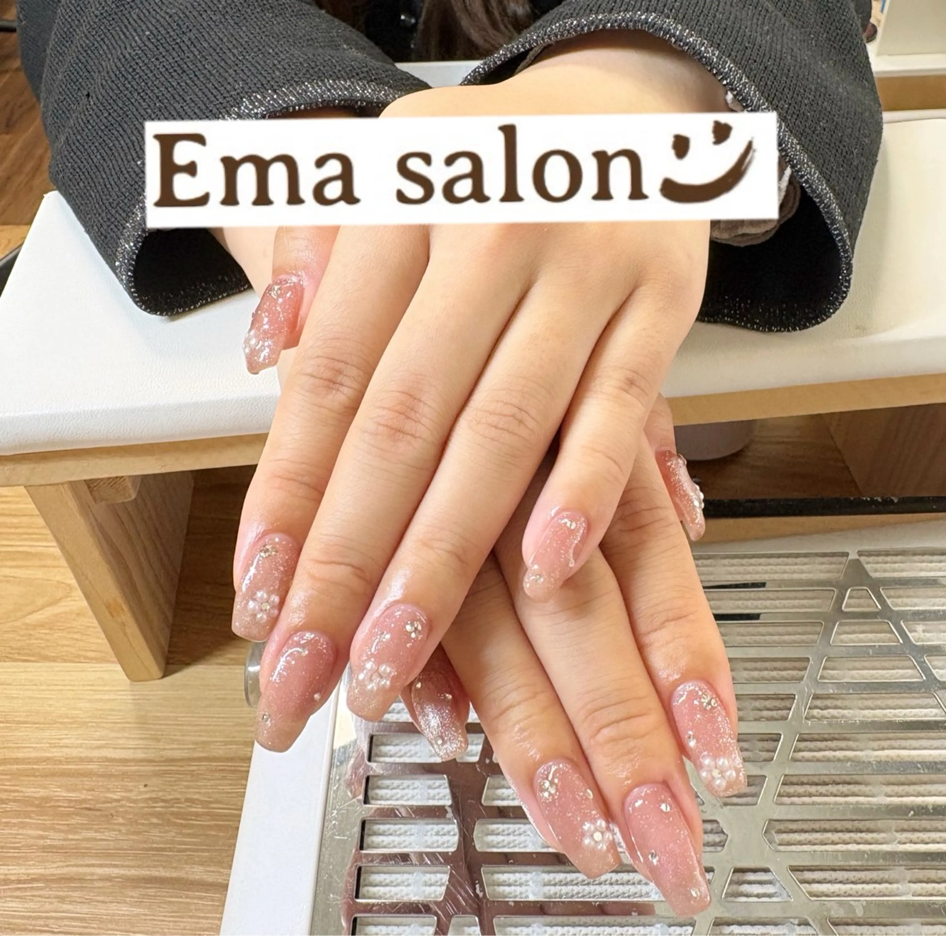 ネイル キラキラネイル 持ち込み ハンドネイル Ema salon所属・Ema salon hiromiのネイルデザイン