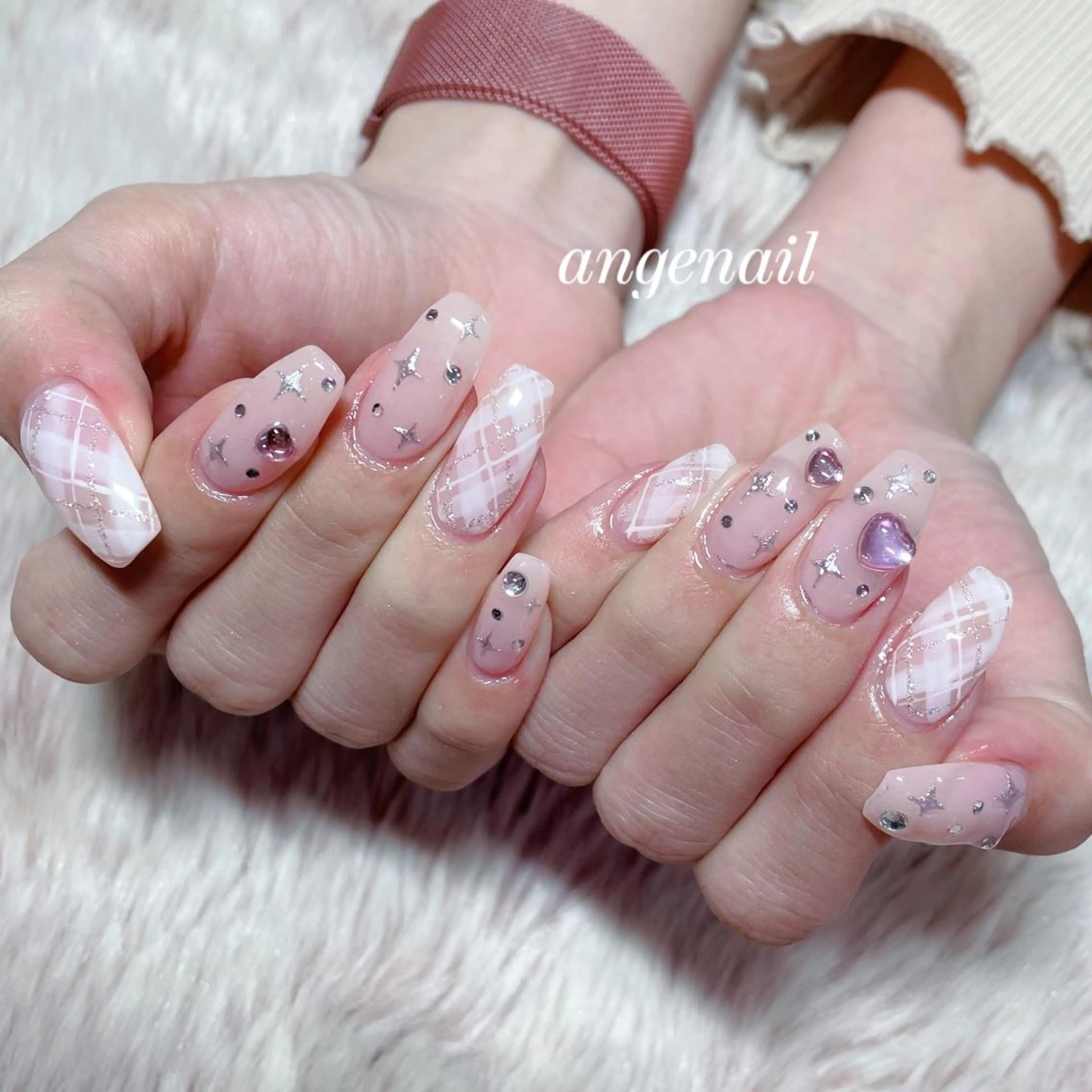 ネイル ハンドネイル オーナーネイリスト MAKIのネイルデザイン