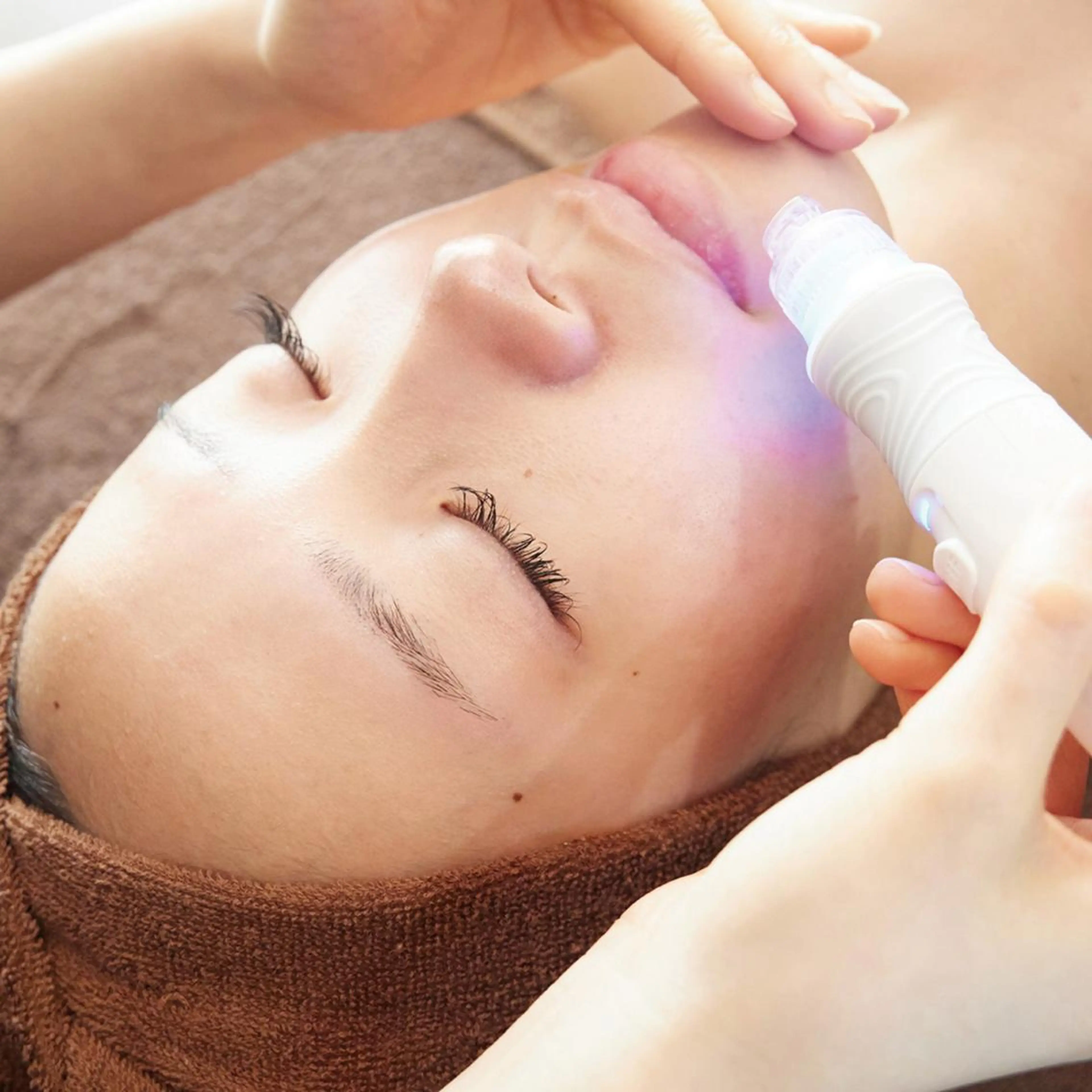 黒ずみ、いちご鼻、角栓、ざらつき気になる方へ👃🏻ハイドラで毛穴汚れ吸引＆角質除去！の写真