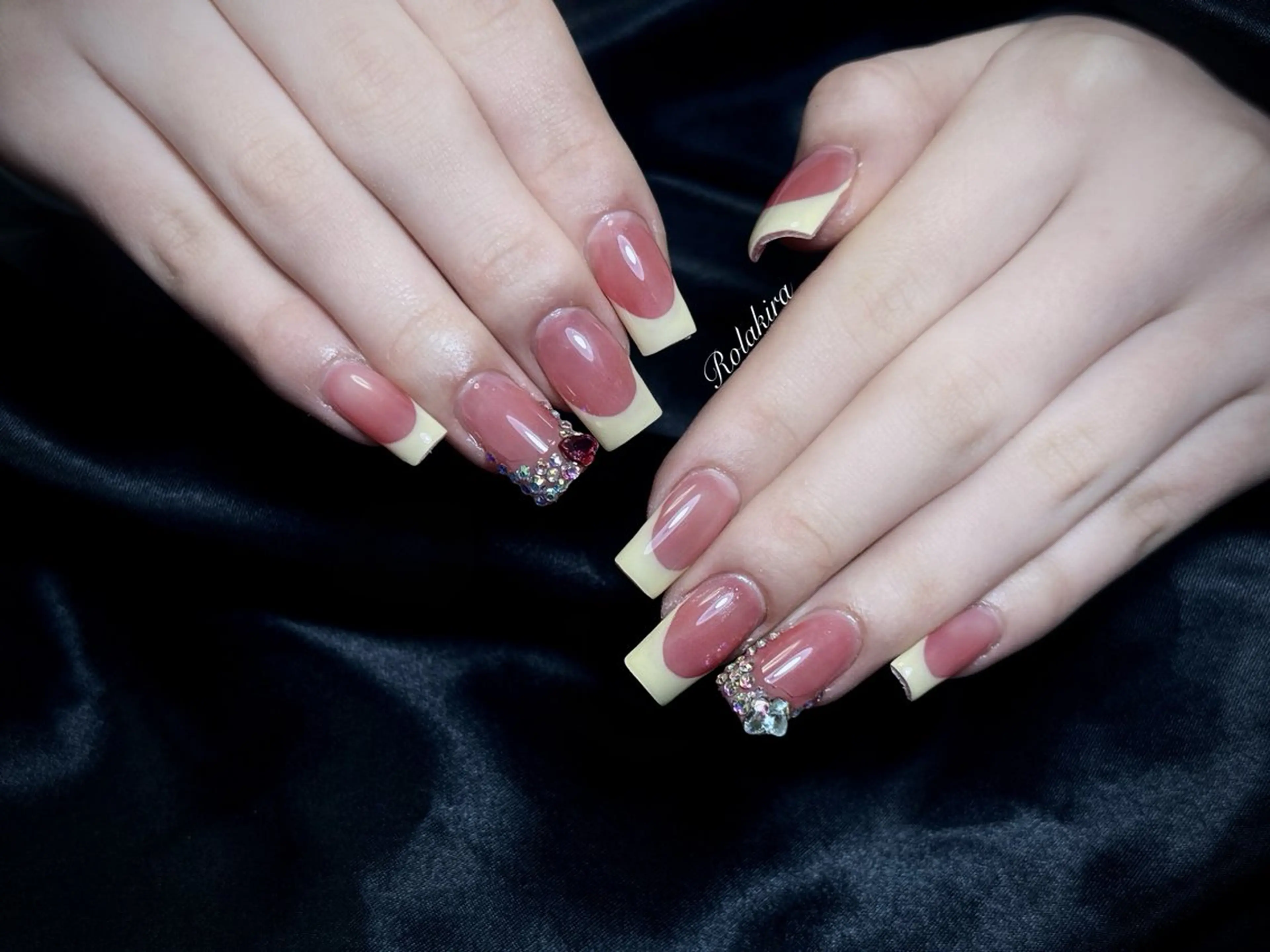 ネイル チークネイル 長さ出し フレンチネイル ジェルネイル 韓国ネイル ハンドネイル Rola kira nail salon所属・Rola kira 麗のネイルデザイン