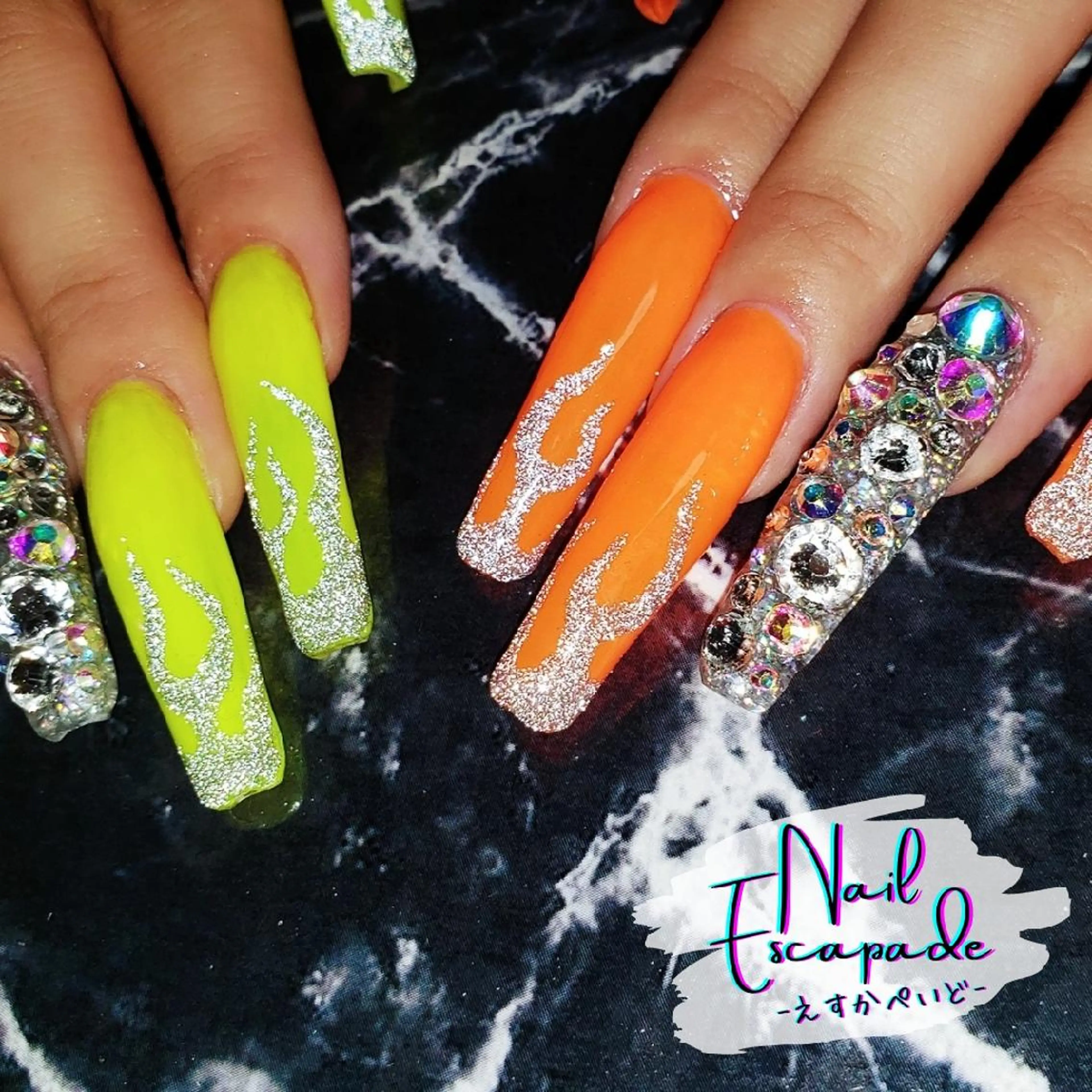 ロング ネイル フラッシュネイル ハンドネイル クロキ 。のネイルデザイン