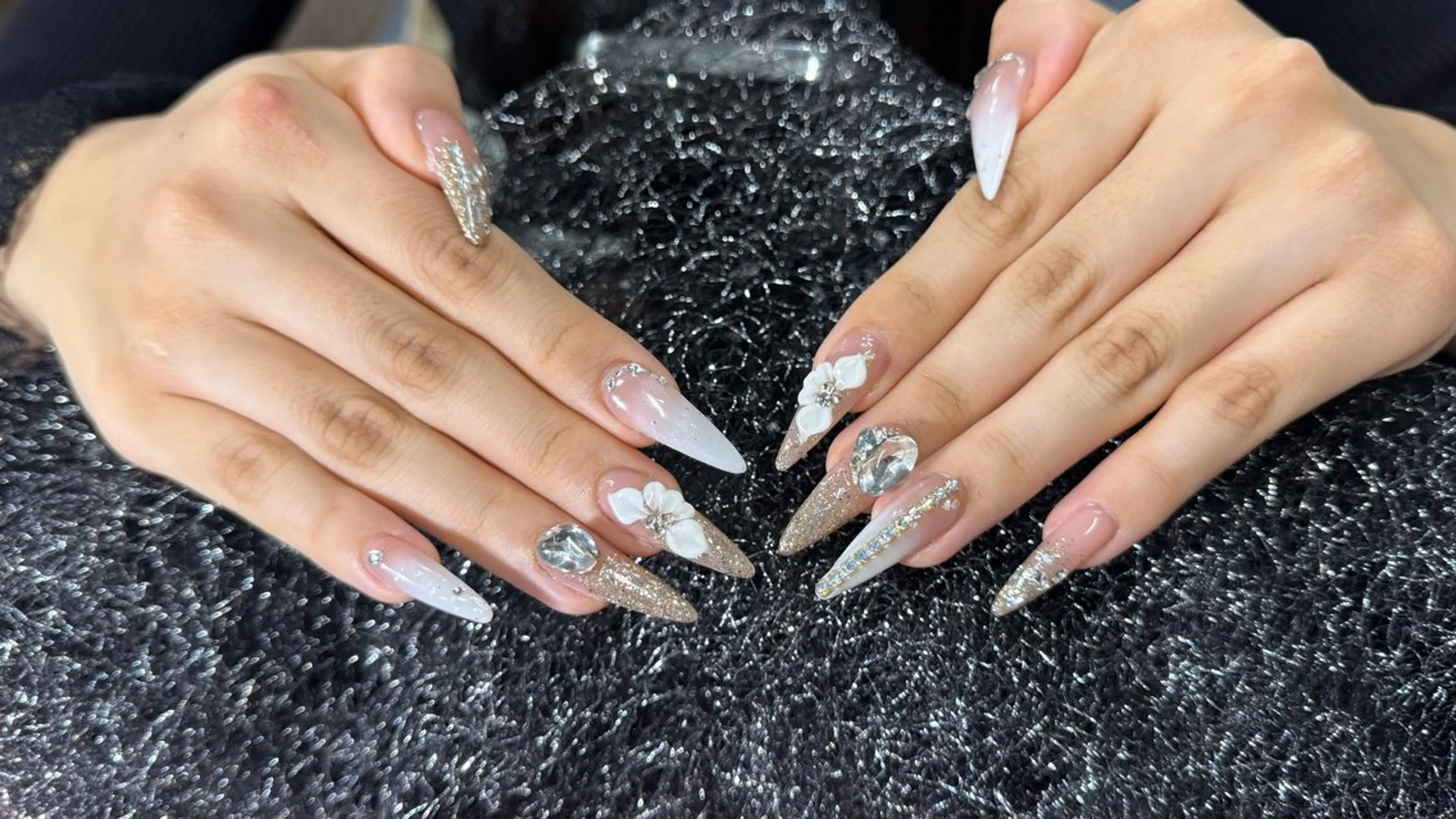 ネイル 成人式 フラッシュネイル フレンチネイル ジェルネイル グラデーション Lya Nail Rinのネイルデザイン