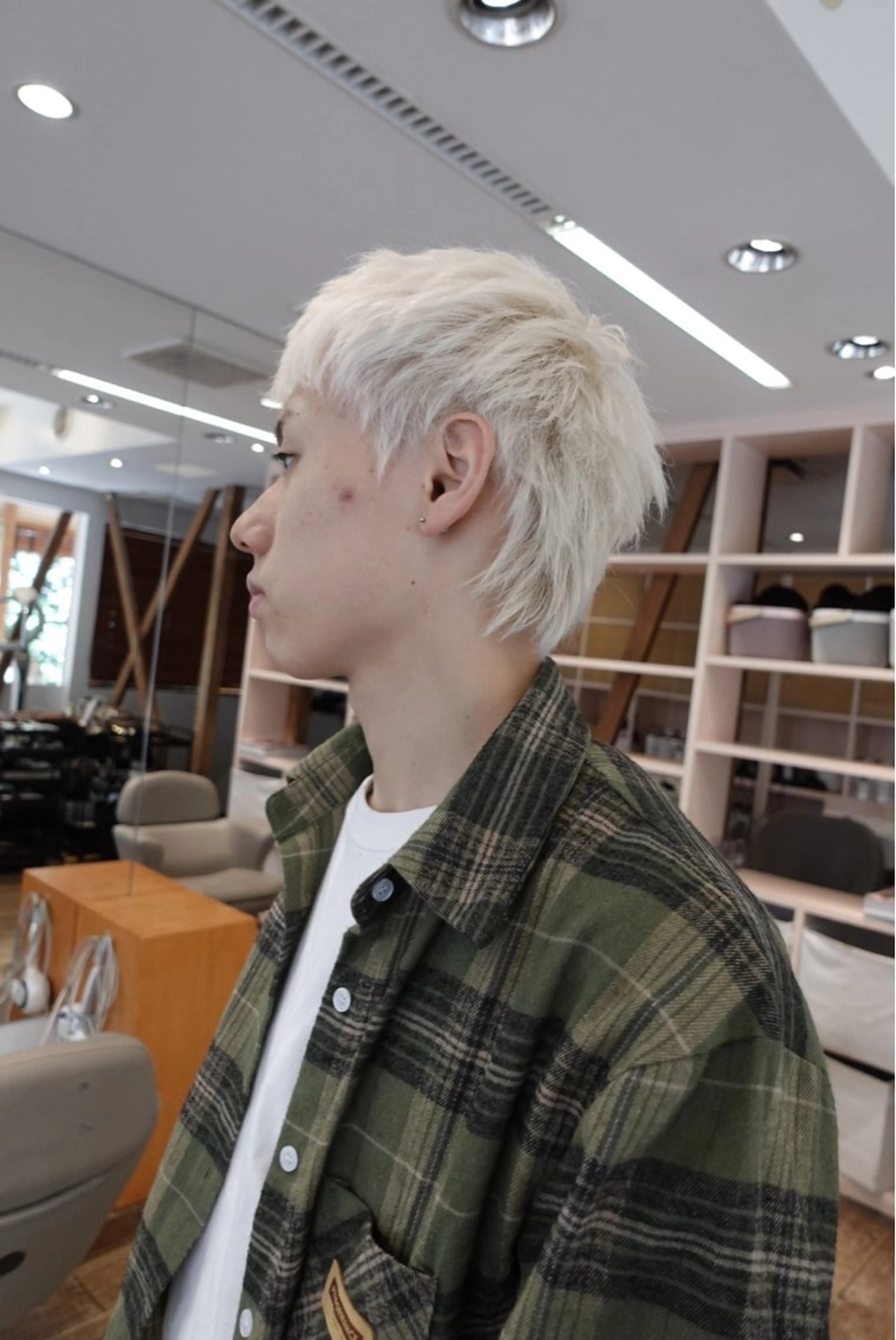 ショート Null 表参道所属・岩下昂世/ ハイトーン/デザインのヘアスタイル