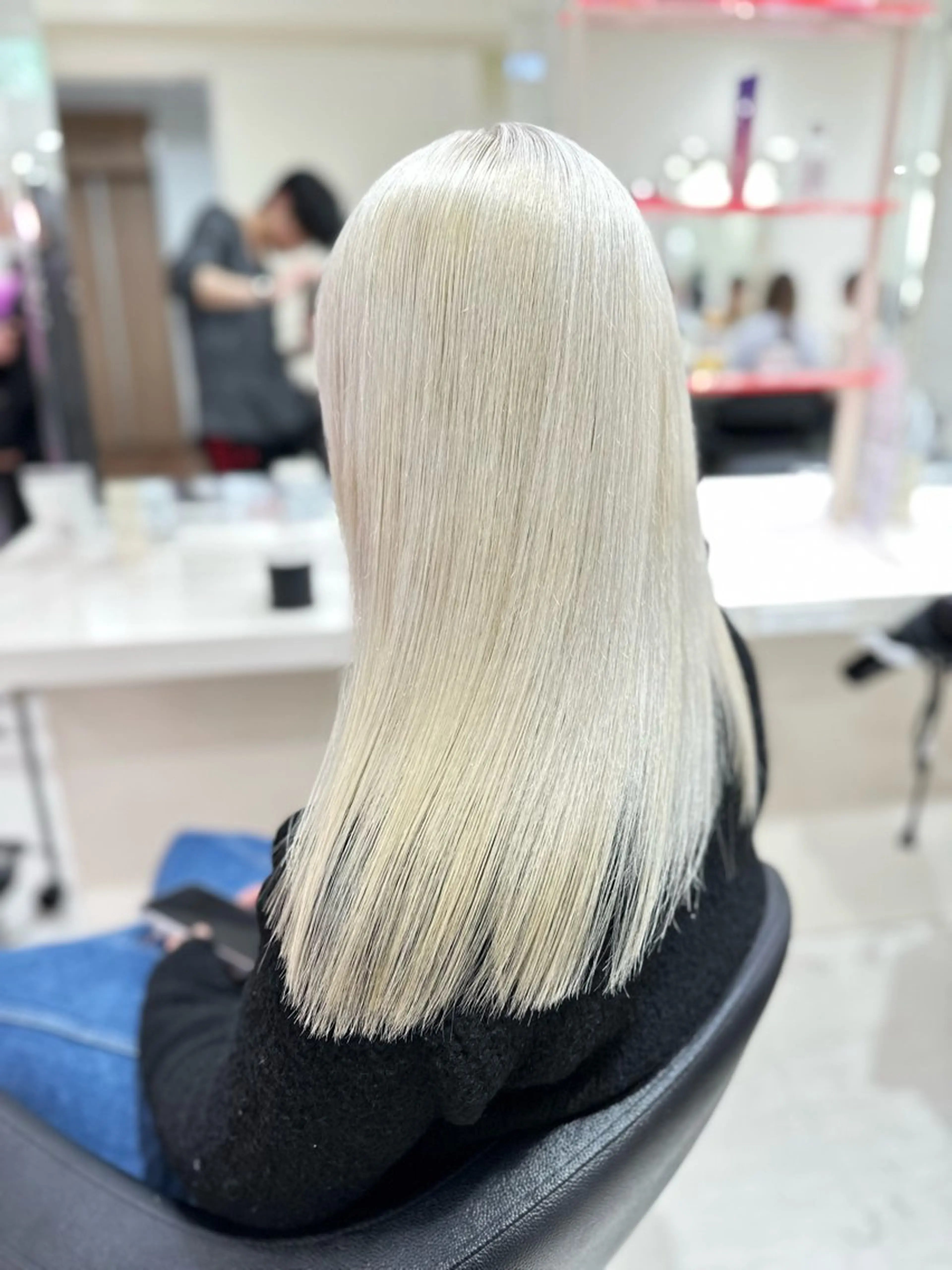 ロング カラー ヘアアレンジ 艶カラー/ハイトーン /レイヤーカットのヘアスタイル