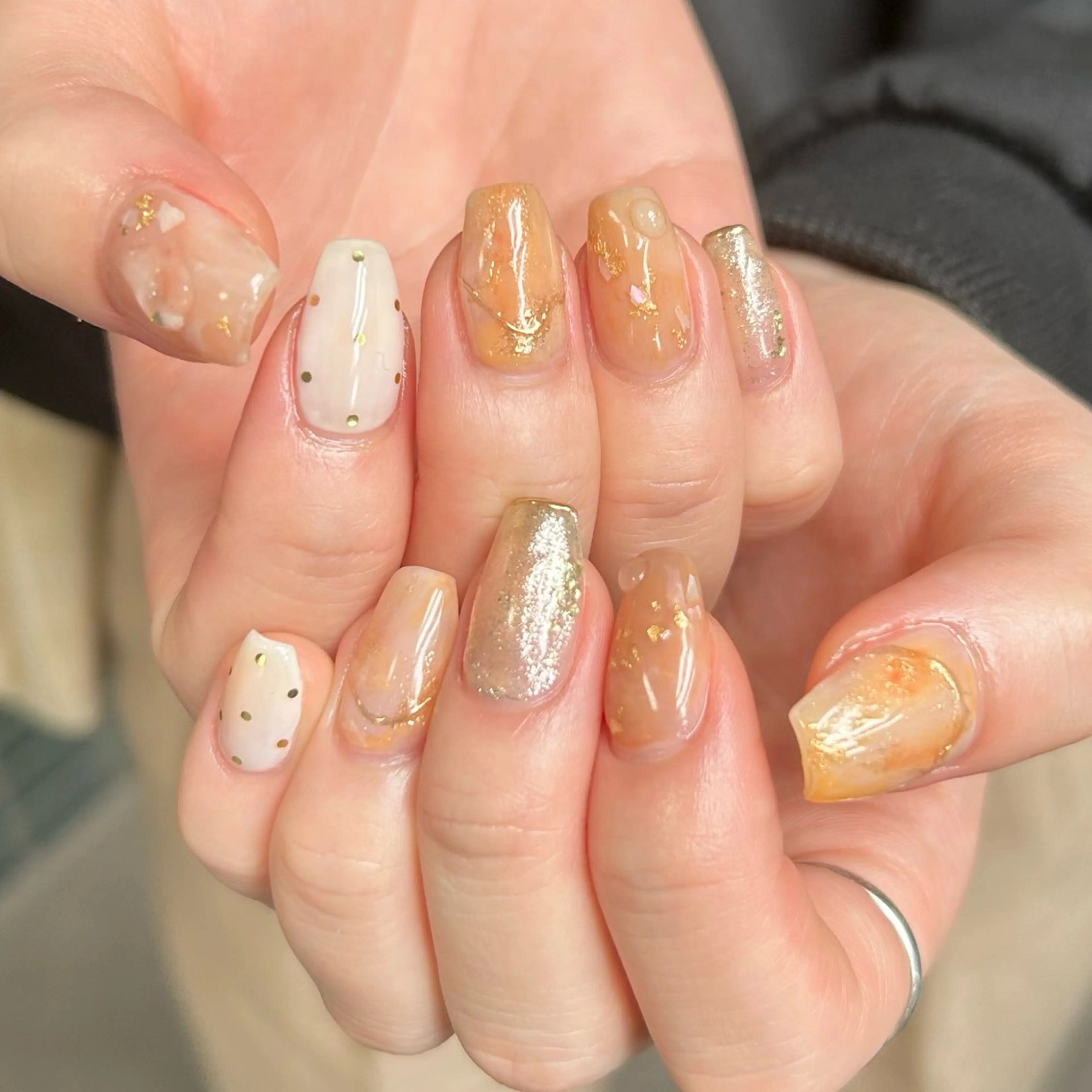 ネイル ニュアンスネイル オレンジ shine'an fuka🌿🫧のネイルデザイン