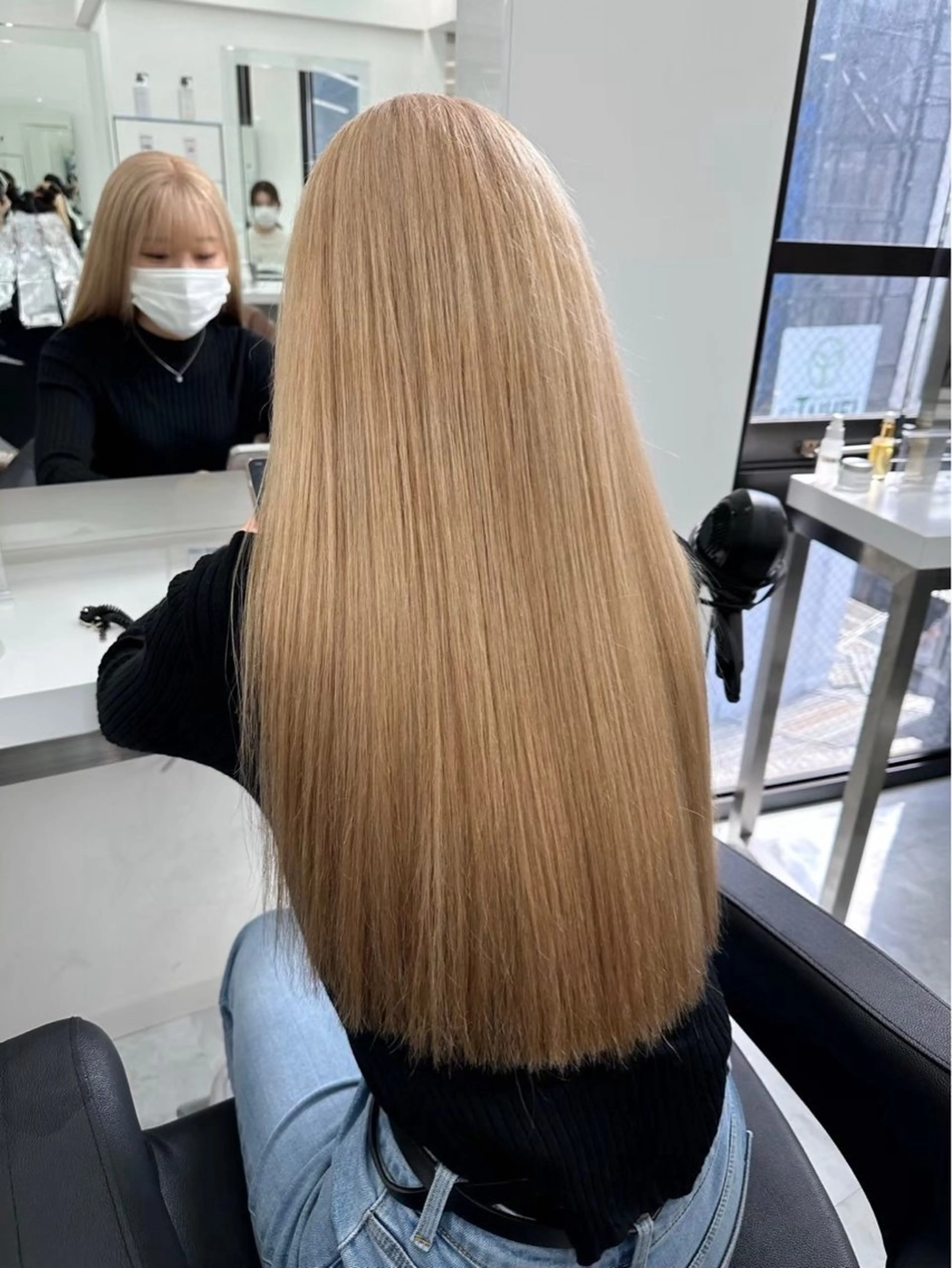 カラー ユイ☆ハイトーン ☆ブリーチデザインのヘアスタイル