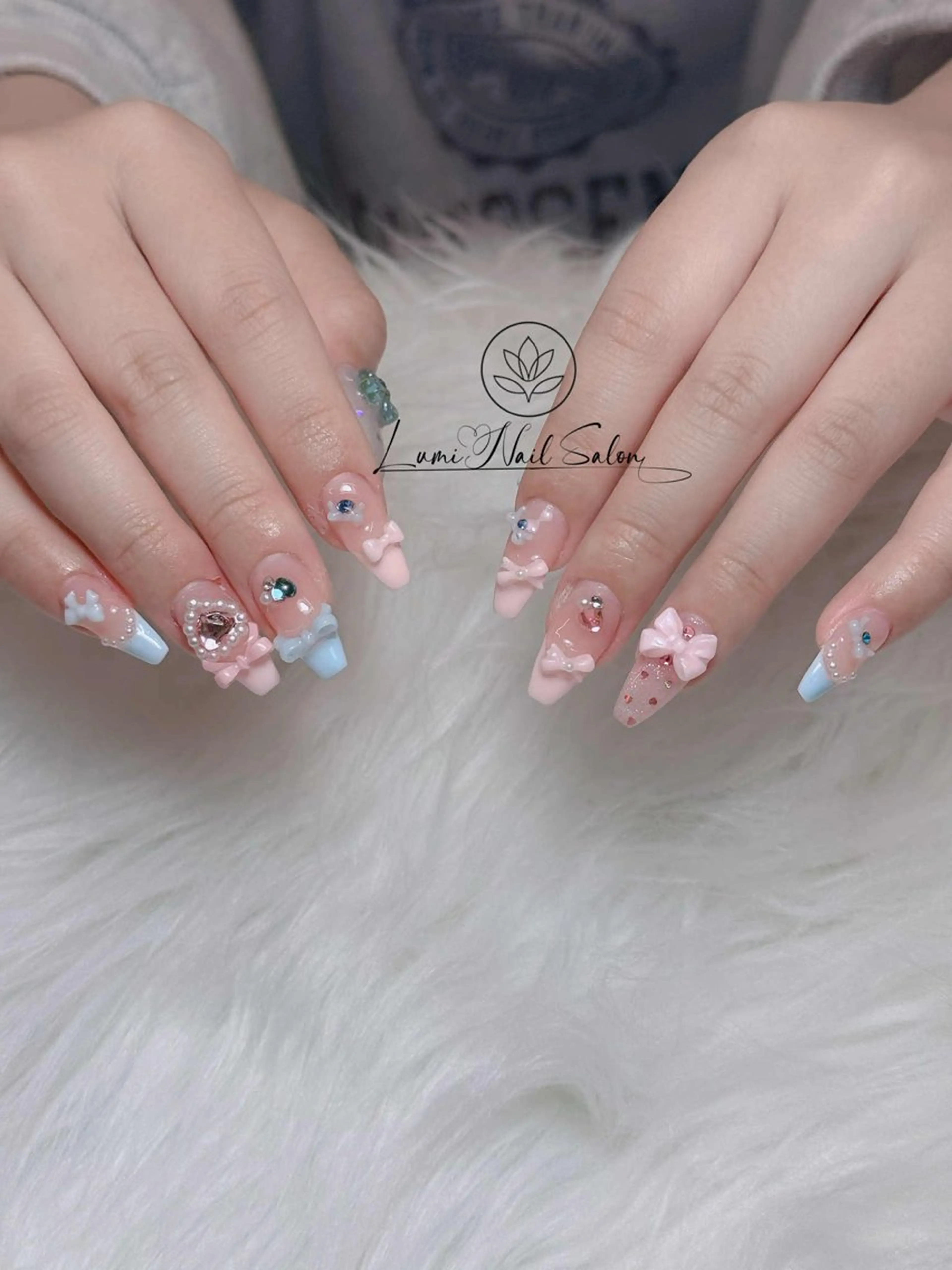 ネイル オーロラネイル チークネイル フットネイル フレンチネイル 韓国ネイル ハンドネイル Lumi Nailのネイルデザイン