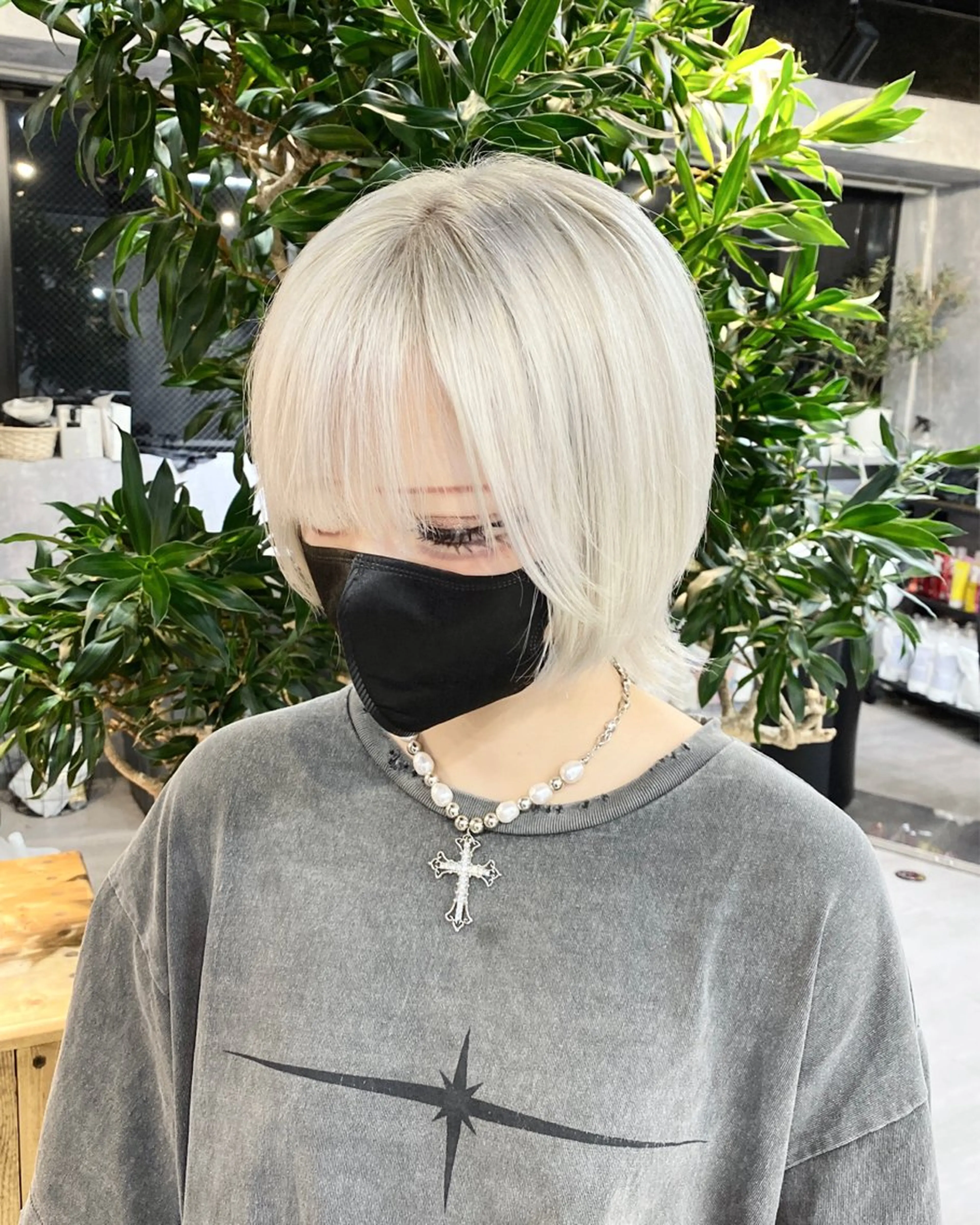 ミディアム アッシュ アッシュブラック ボブ 髪質改善 韓国風ヘア 【.ico】心斎橋 飛田ゆうきのヘアスタイル