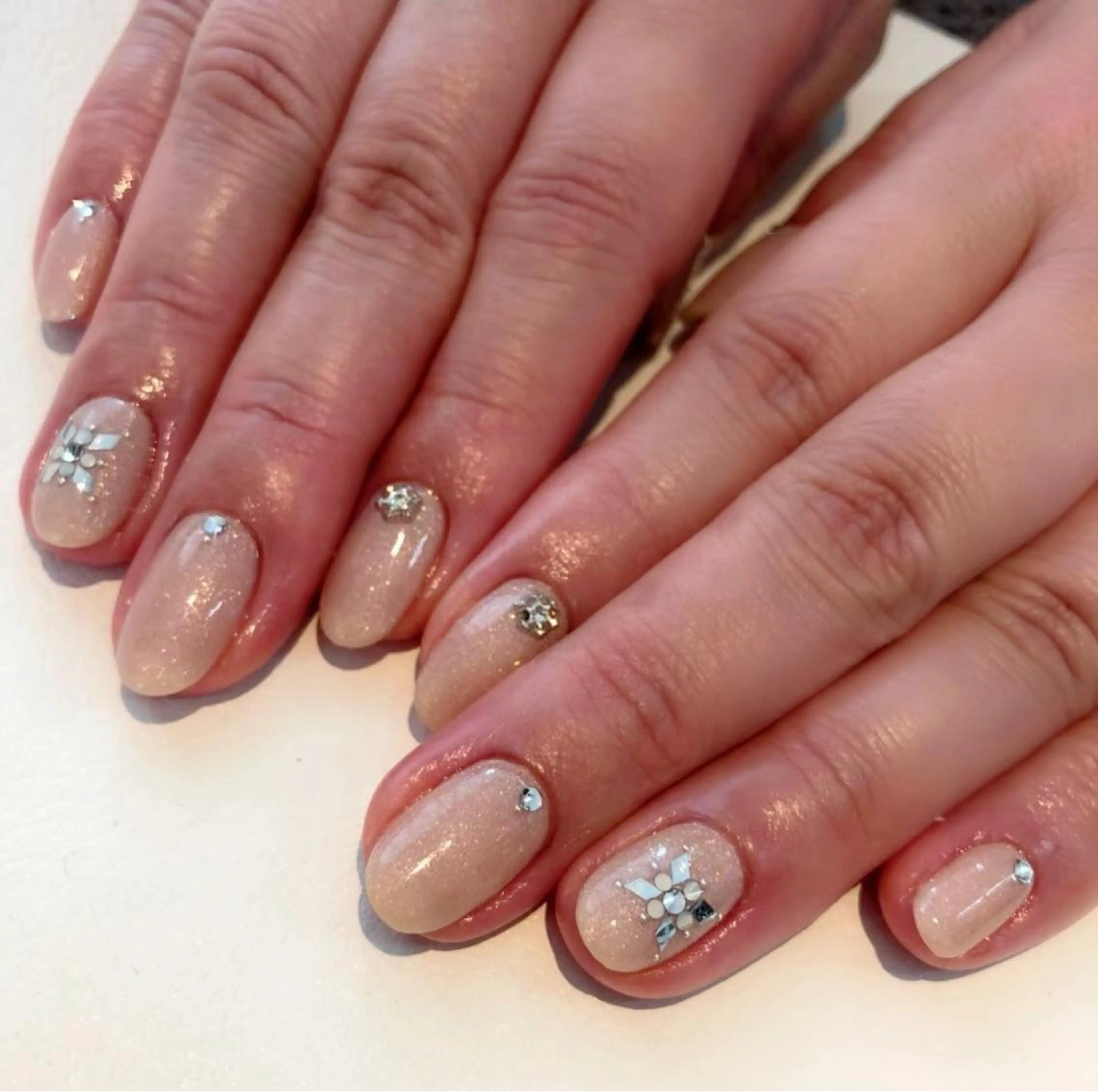 ネイル アートネイル ジェルネイル 氷ネイル・うるうるネイル キラキラネイル オフィスネイル ♾nail 恵美のマツエク・マツパデザイン