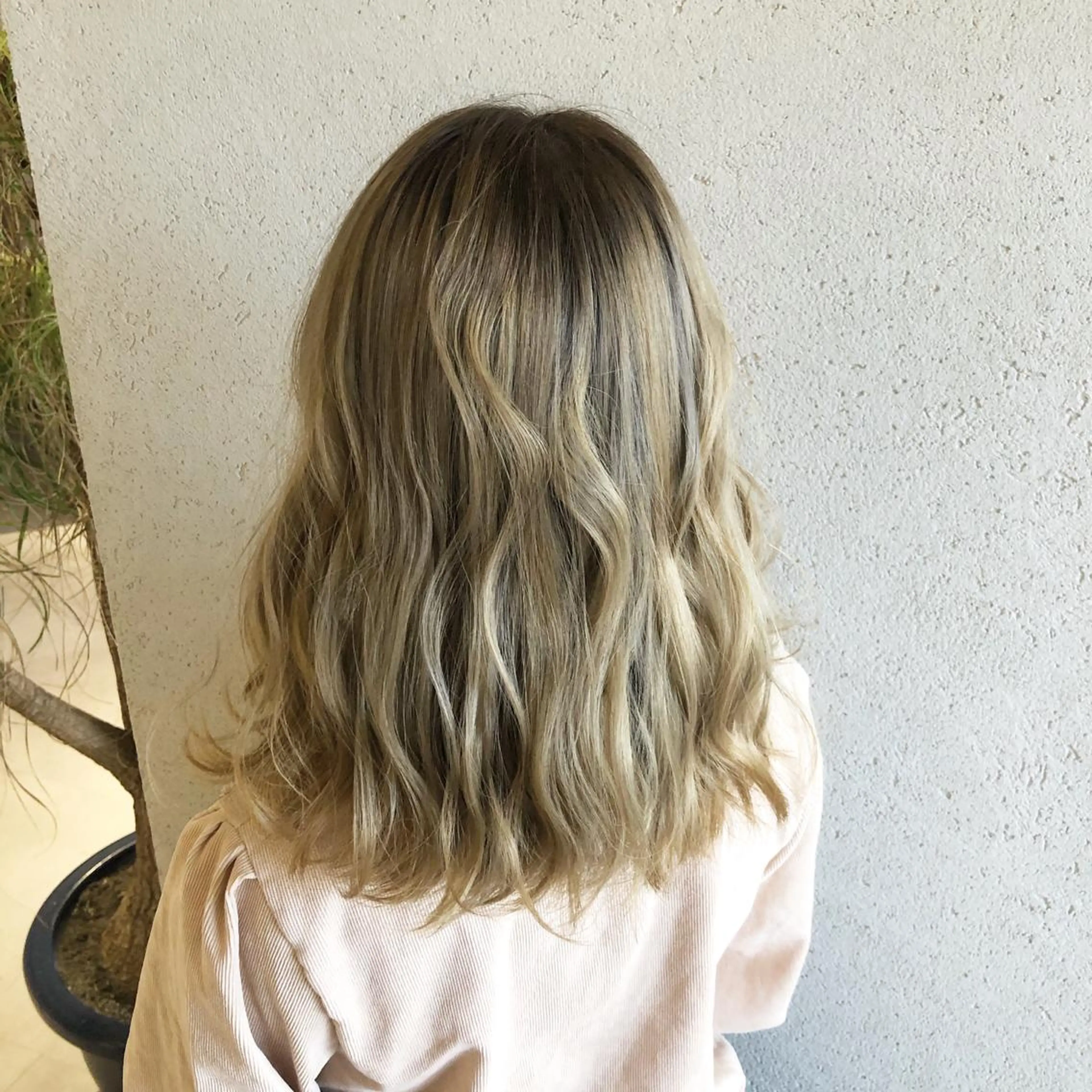 カラー ベージュカラー グラデーションカラー ミルクティーベージュ 森澤 一也のヘアスタイル