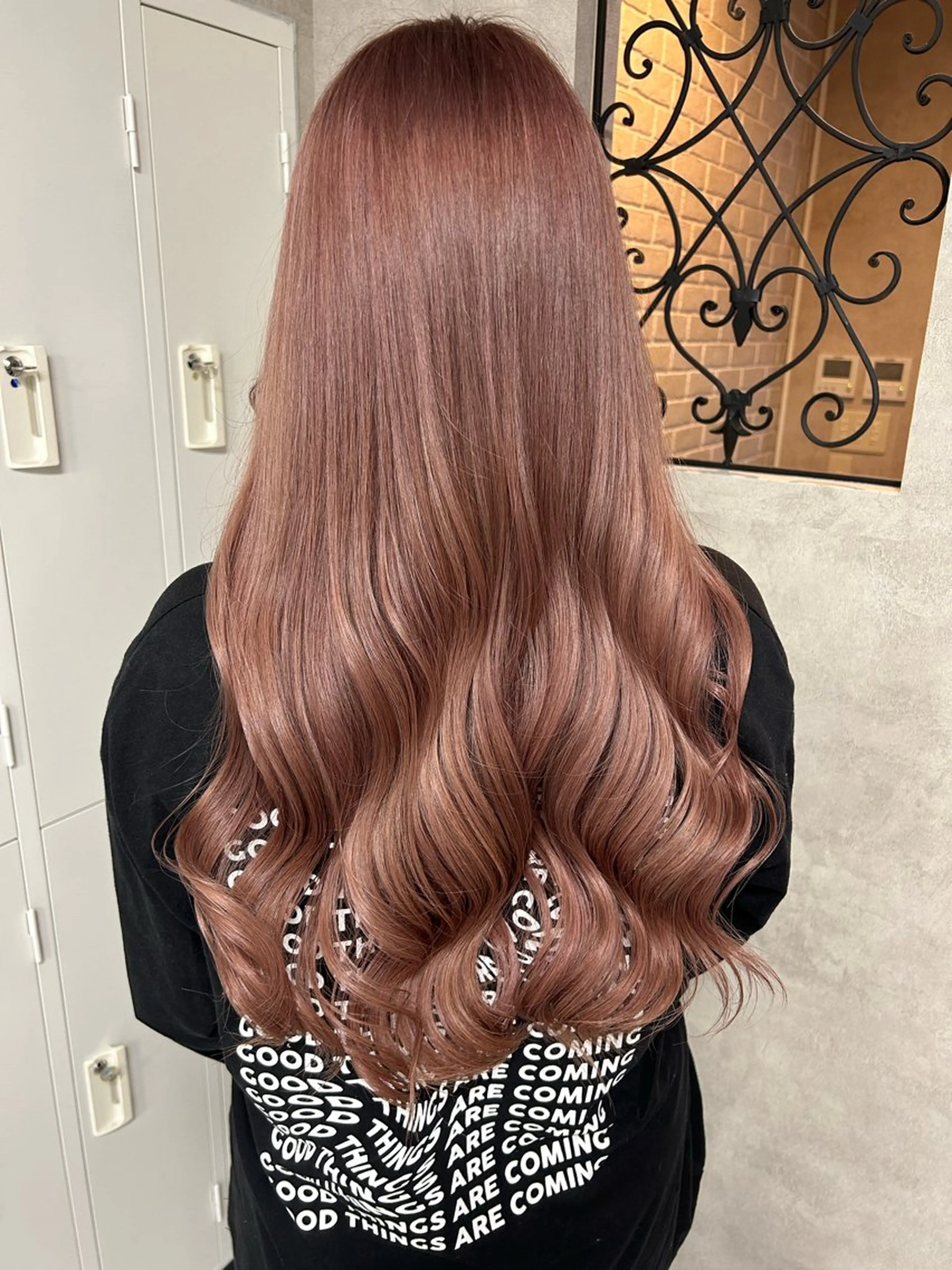 ロング カラー ベージュカラー ハイトーンカラー ピンクカラー ピンクベージュ ヘアカラー トリートメント LUNON/田河優花 /デザインカラーのヘアスタイル