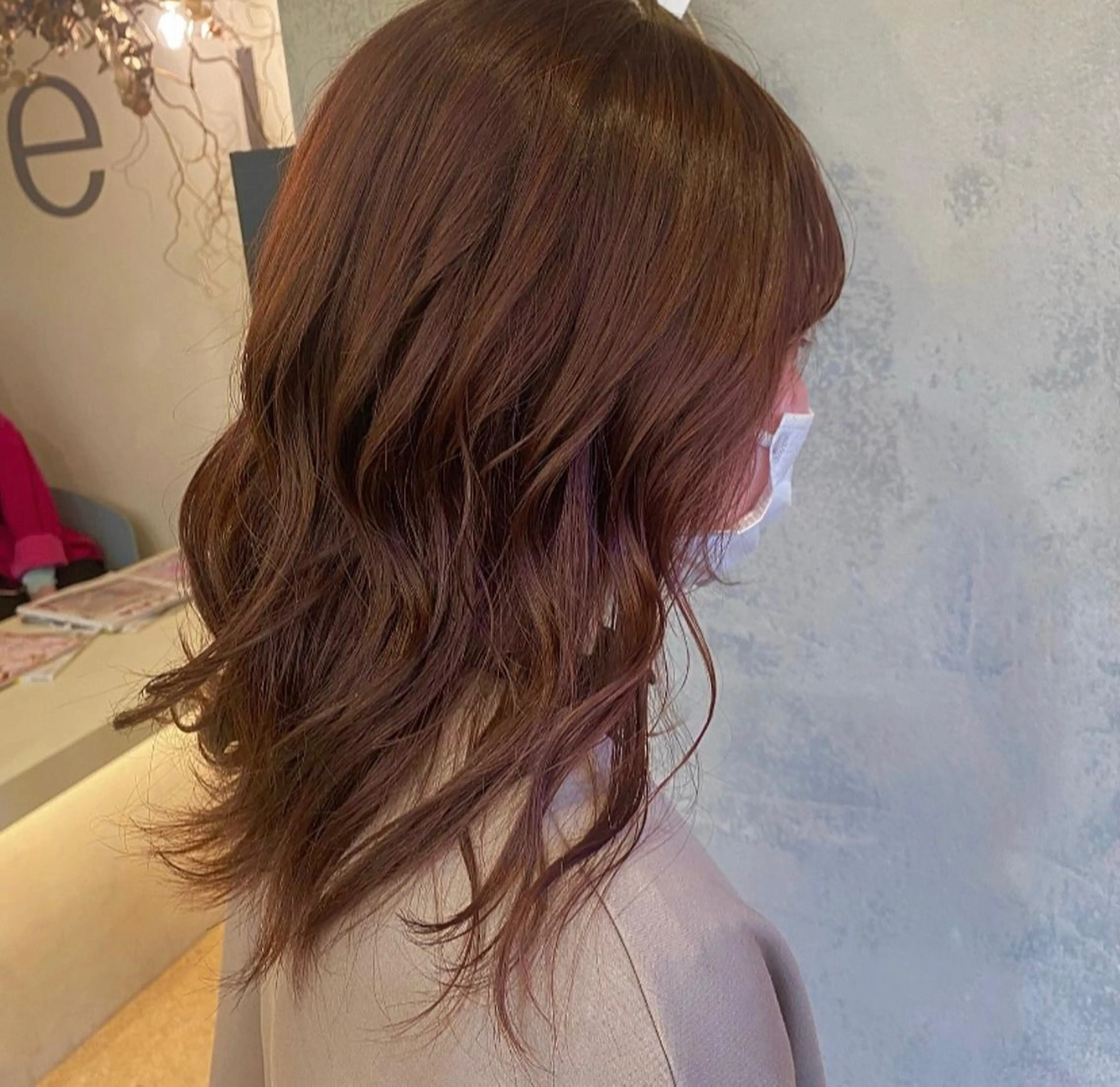 カラー ブラウンカラー ピンクカラー 石田 菜月のヘアスタイル