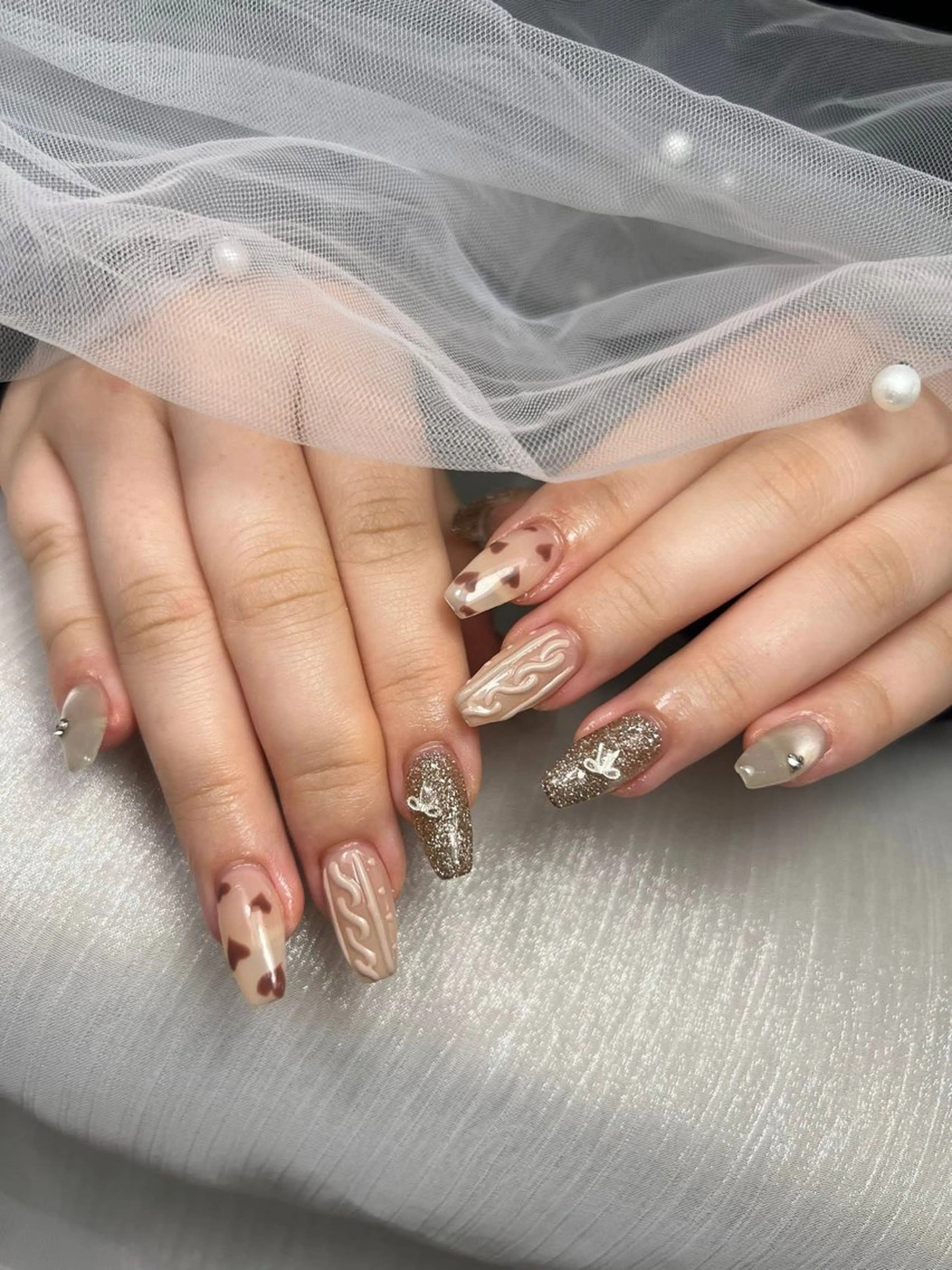 ネイル アートネイル オーロラネイル チークネイル 長さ出し フットネイル ハンドネイル ハンドケア Mio_ Noiranailのネイルデザイン