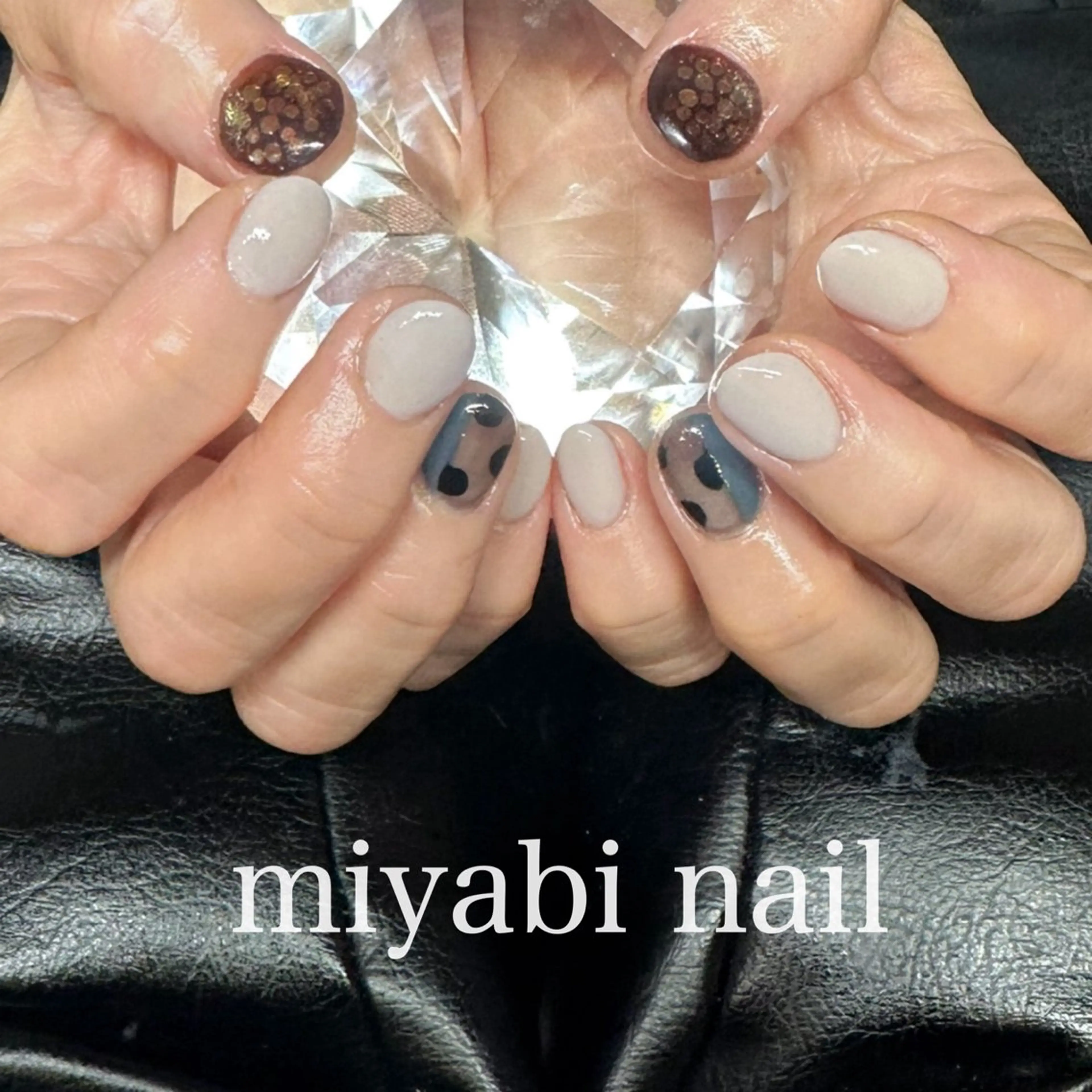 ネイル アートネイル ブラウン ドット 持ち込み ハンドネイル miyabi nail 桂川駅近くのネイルデザイン