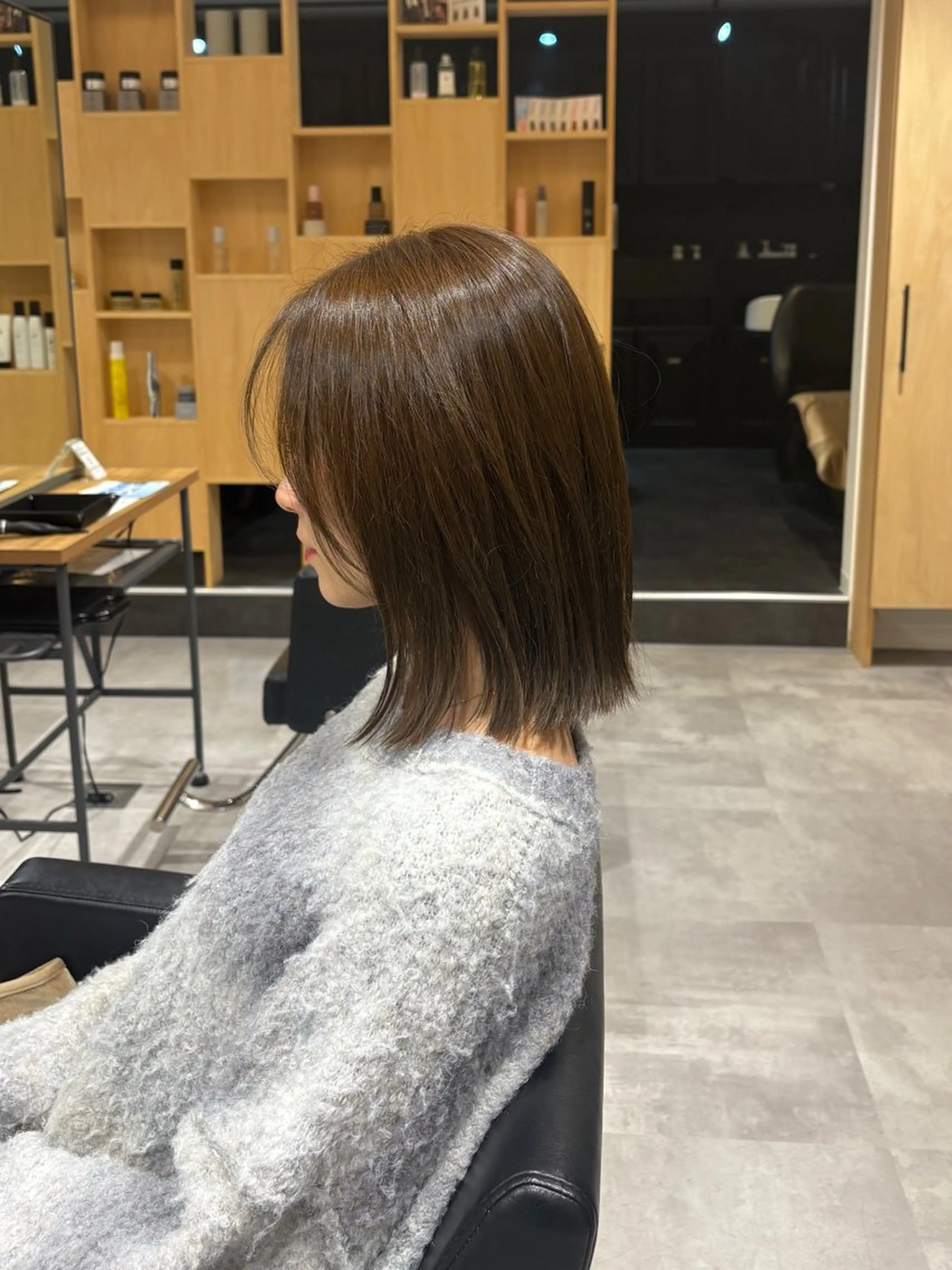 ミディアム 滑川 吏音のヘアスタイル
