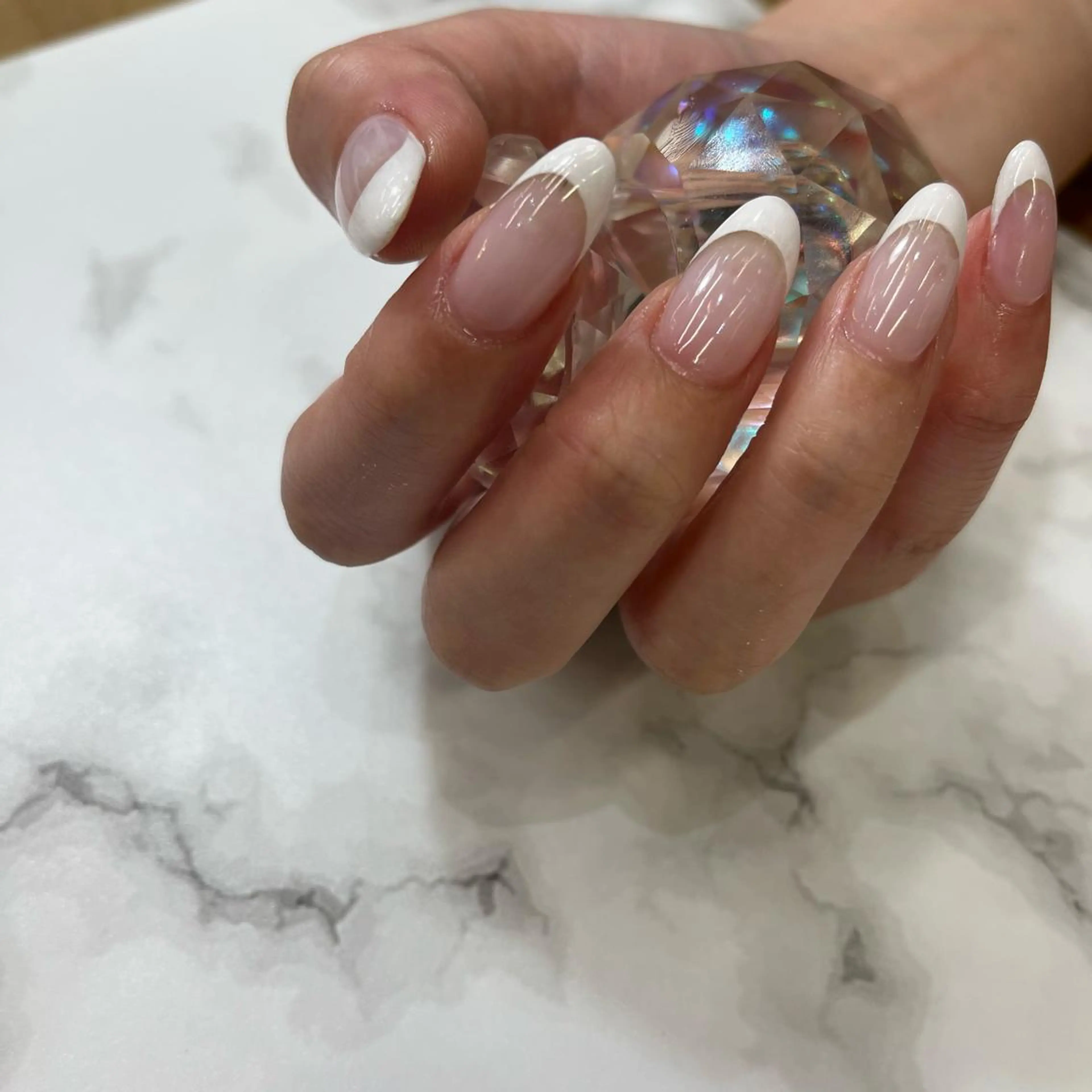 ネイル LovesLaughs下上津役店所属・くろせ れいのネイルデザイン