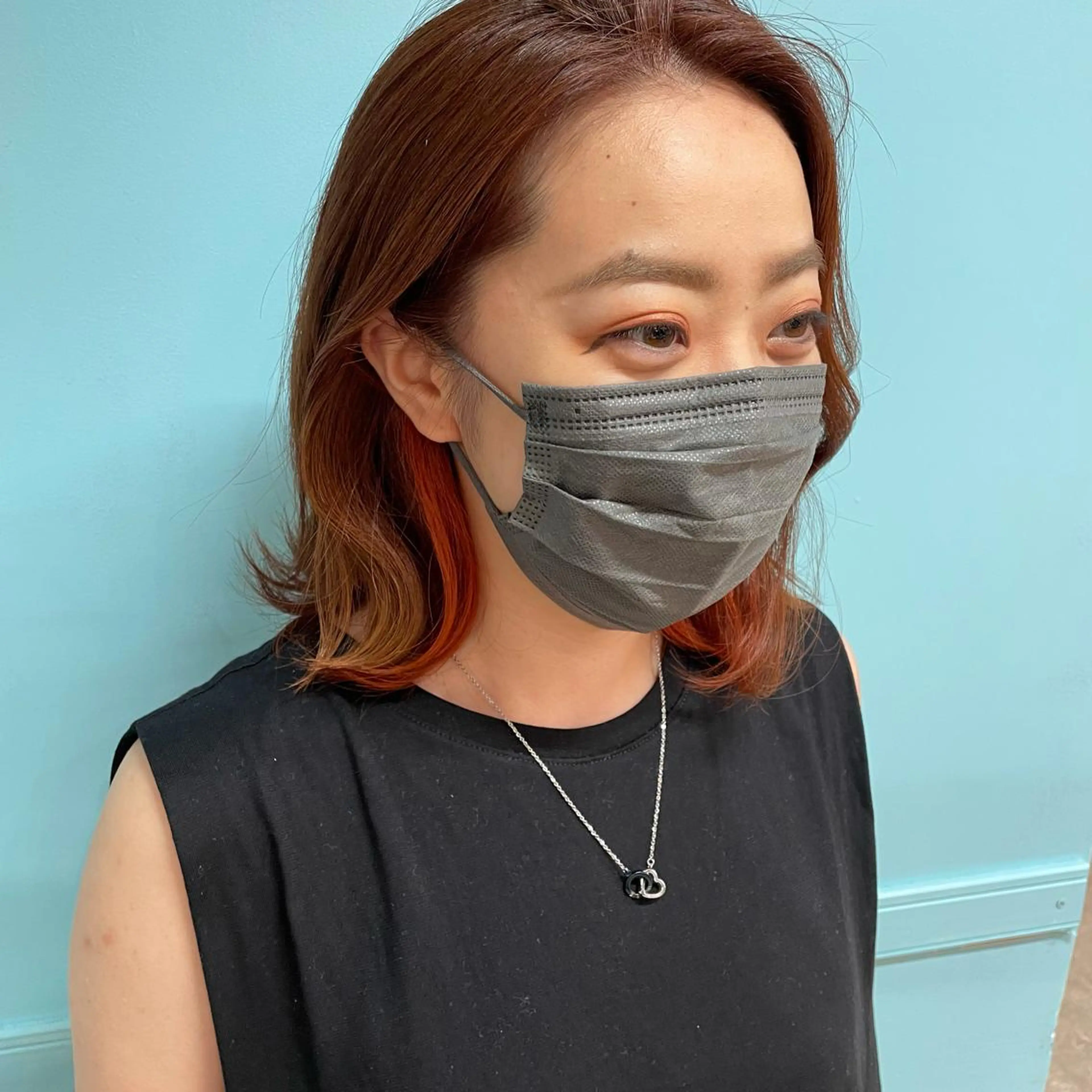 ミディアム カラー ブリーチ インナーカラー eyesburg W/est所属・ショート 村上のヘアスタイル