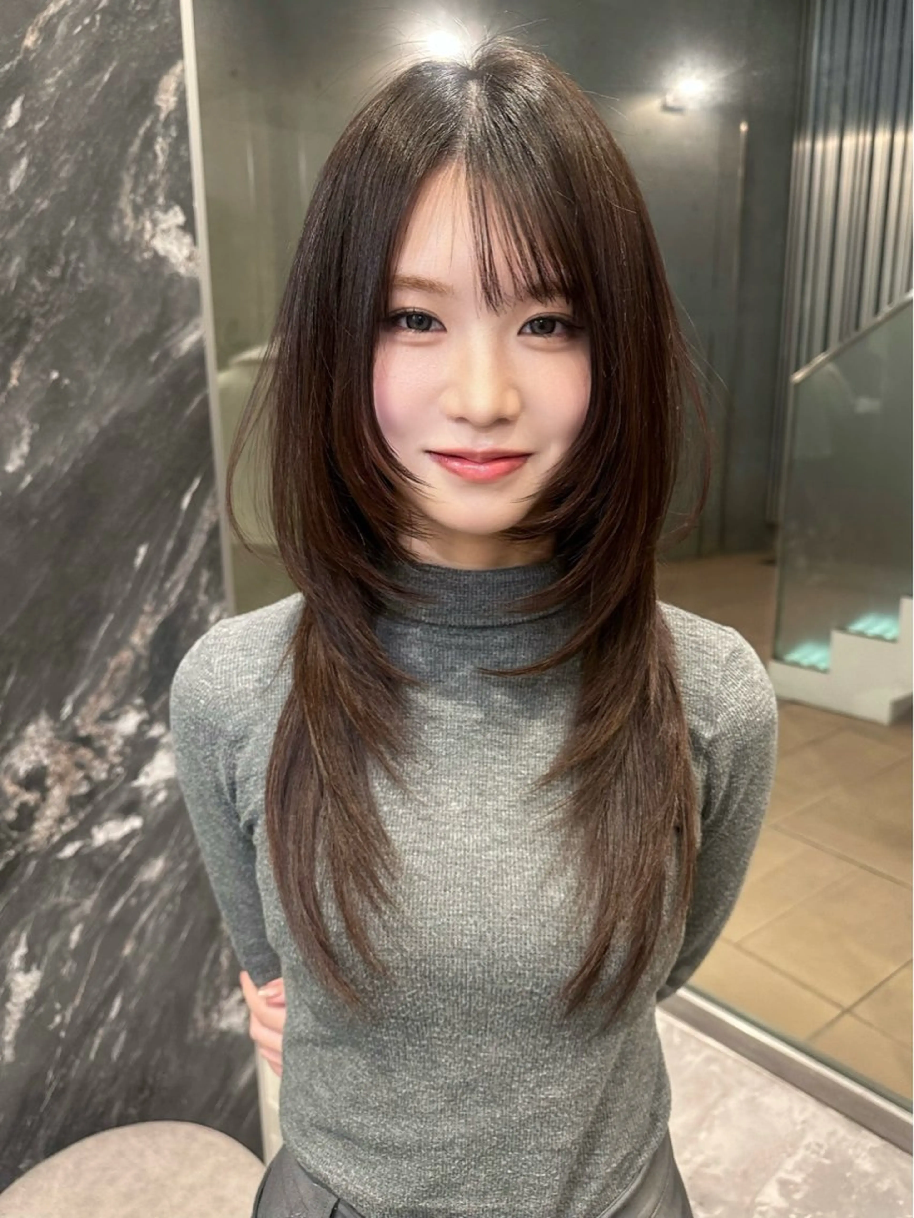 ロング カット RiA/レイヤーカッ ト/ハッシュカットのヘアスタイル