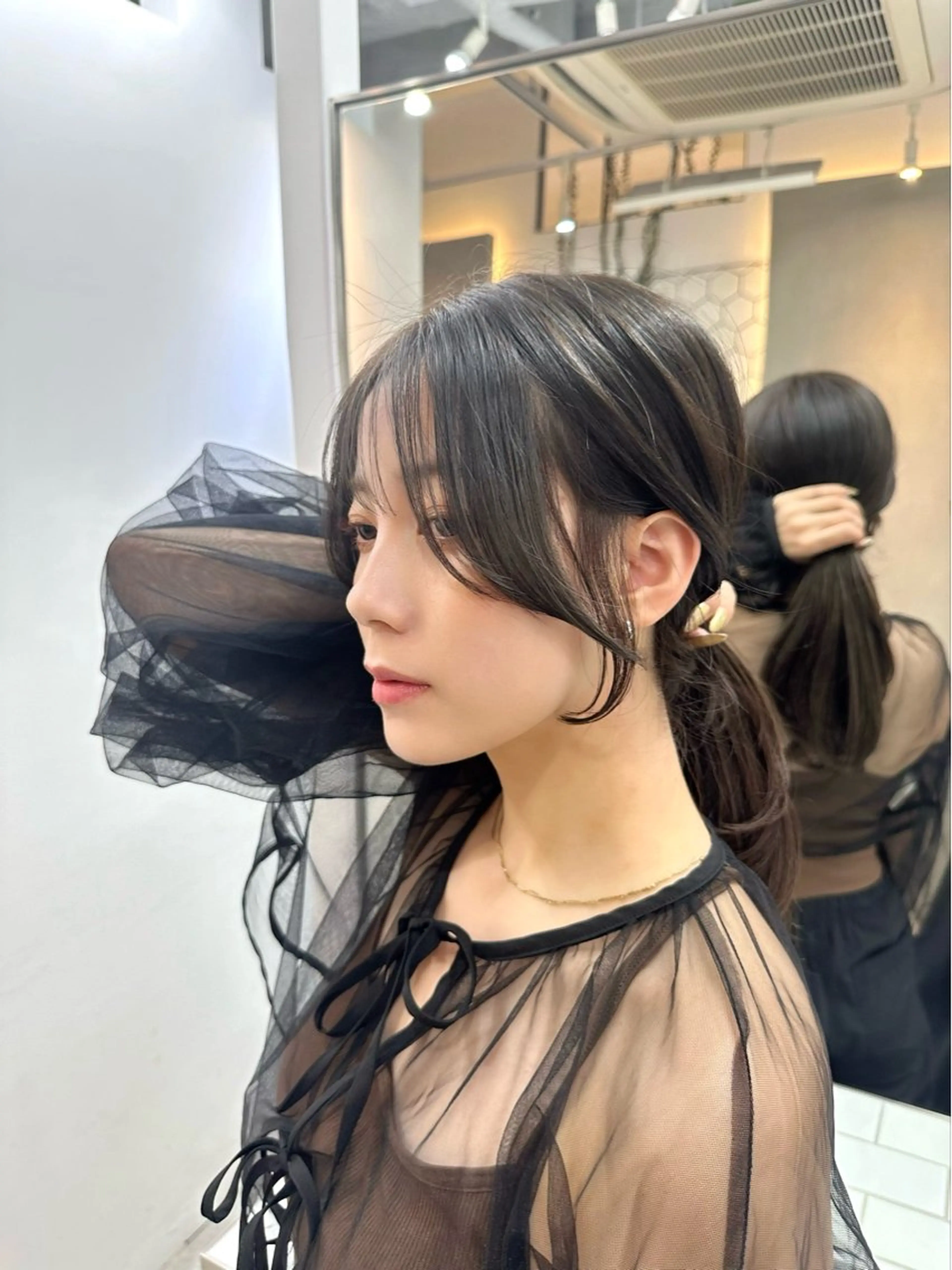 セミロング カラー カット ヘアカラー トリートメント 艶髪レイヤー顔周り グレージュ添田晃基のヘアスタイル