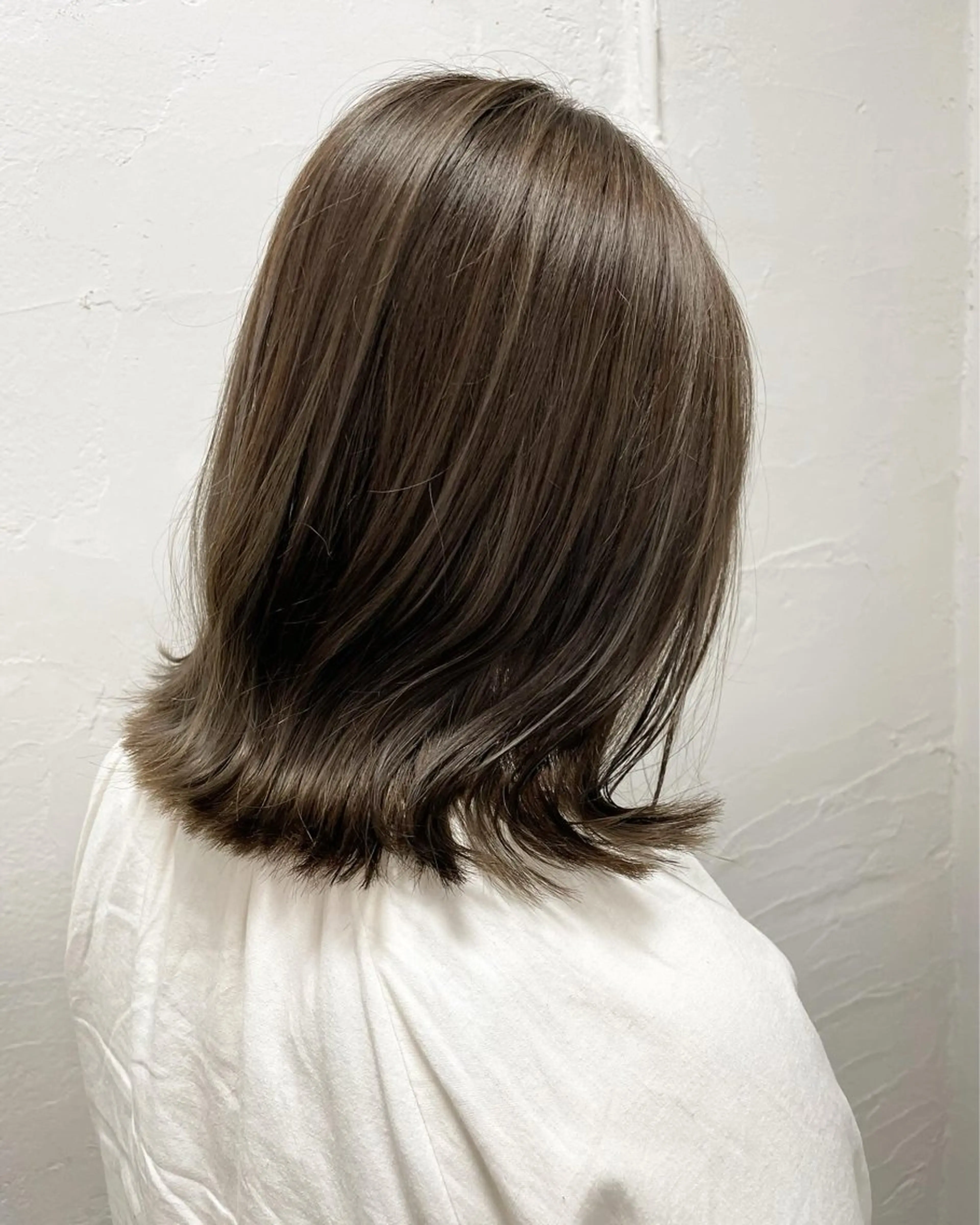 ミディアム カット ヘアカラー トリートメント 平 ちひろのヘアスタイル