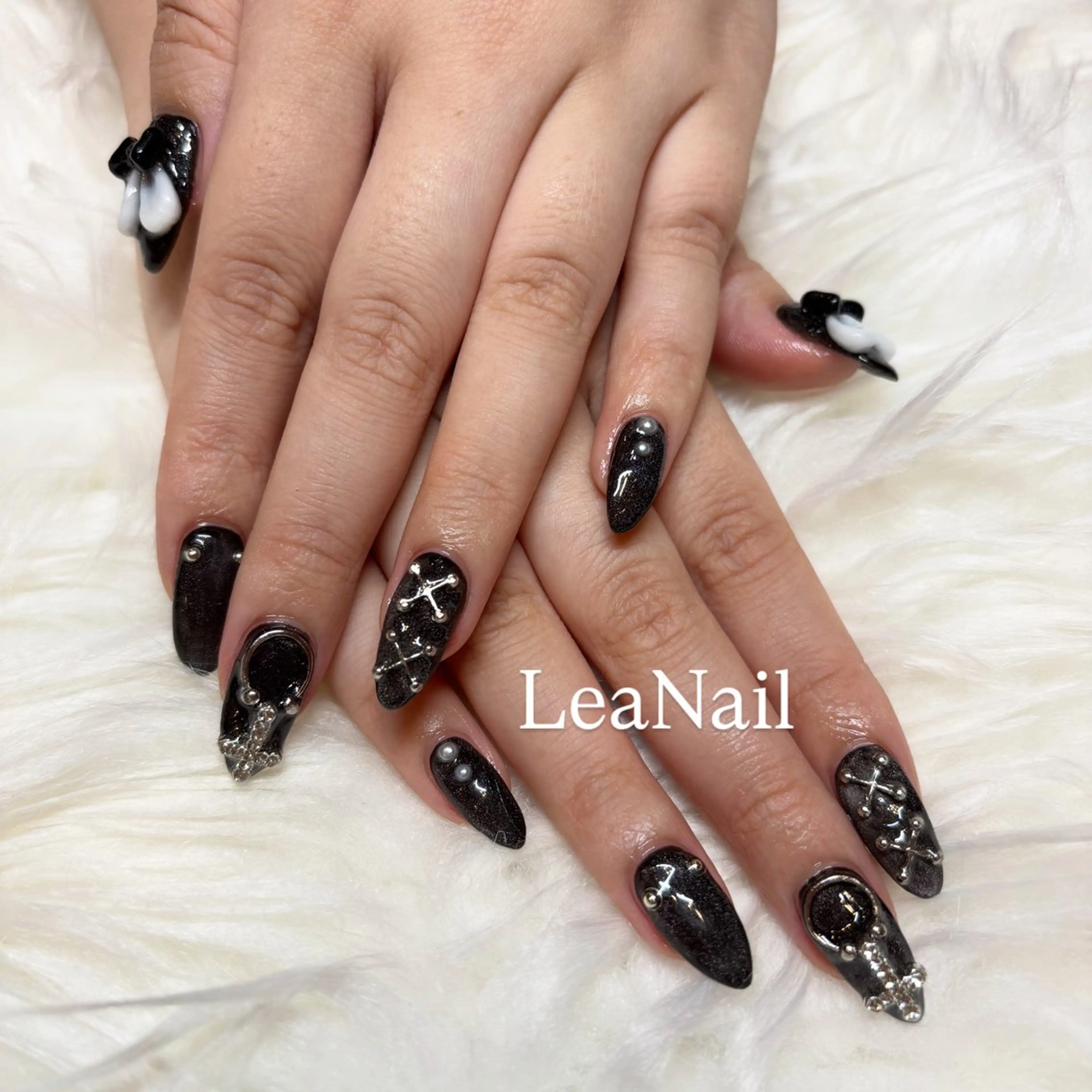 ネイル マグネットネイル シルバー Lea Nailのネイルデザイン
