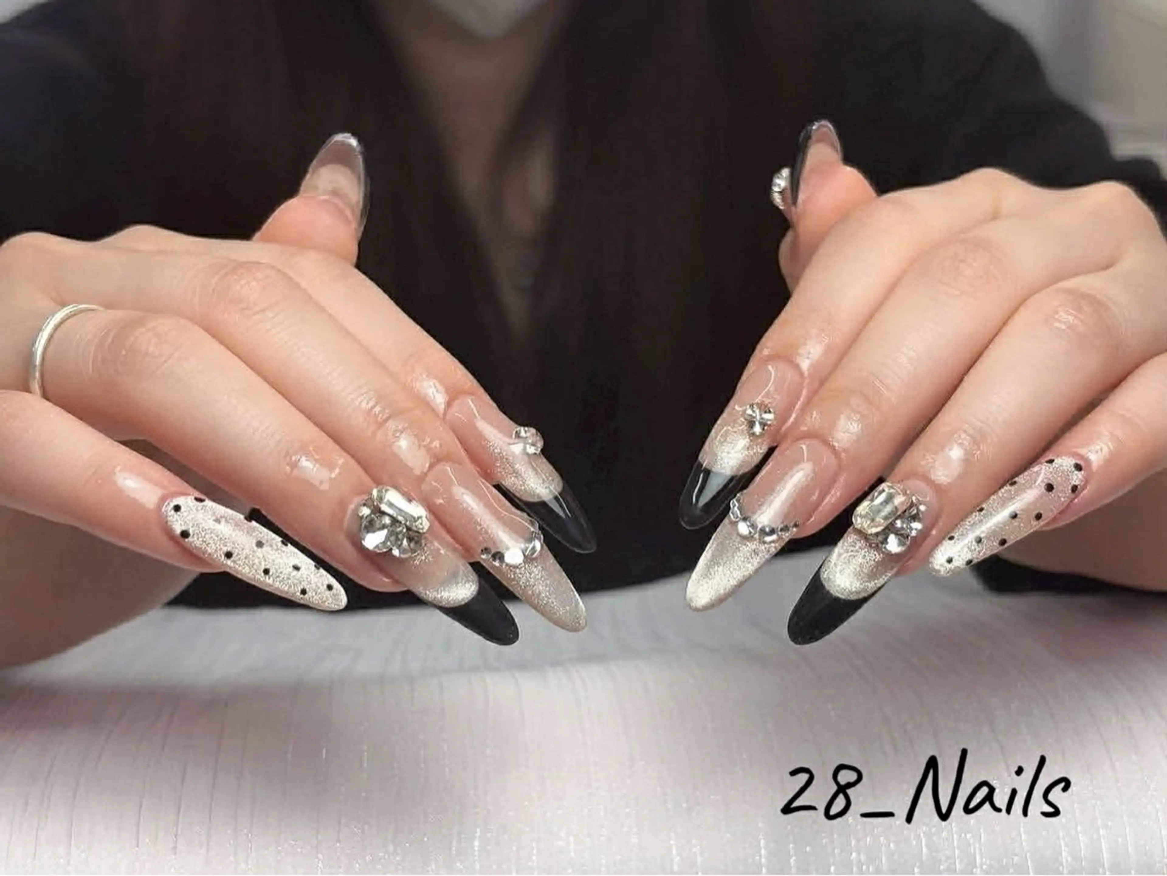 ロング ハンドネイル 28nails .thaoのネイルデザイン